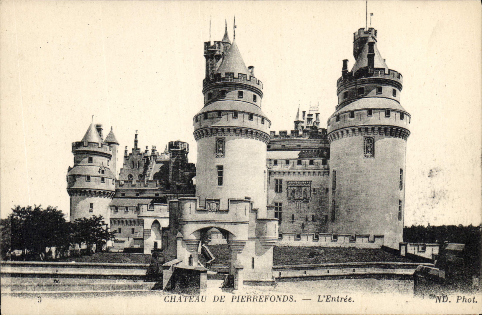 CPA Chateau de Pierrefonds L'Entree