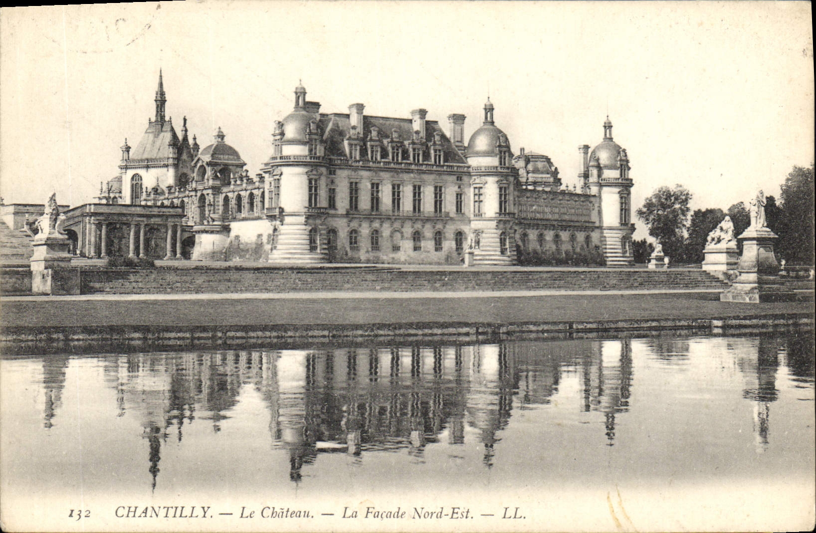 CPA Chantilly Le Chateau La Facade Nord Est 