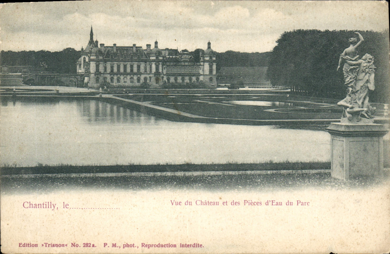 CPA Chantilly Le Vue Chateau et des Pieces d'Eau du Parc 