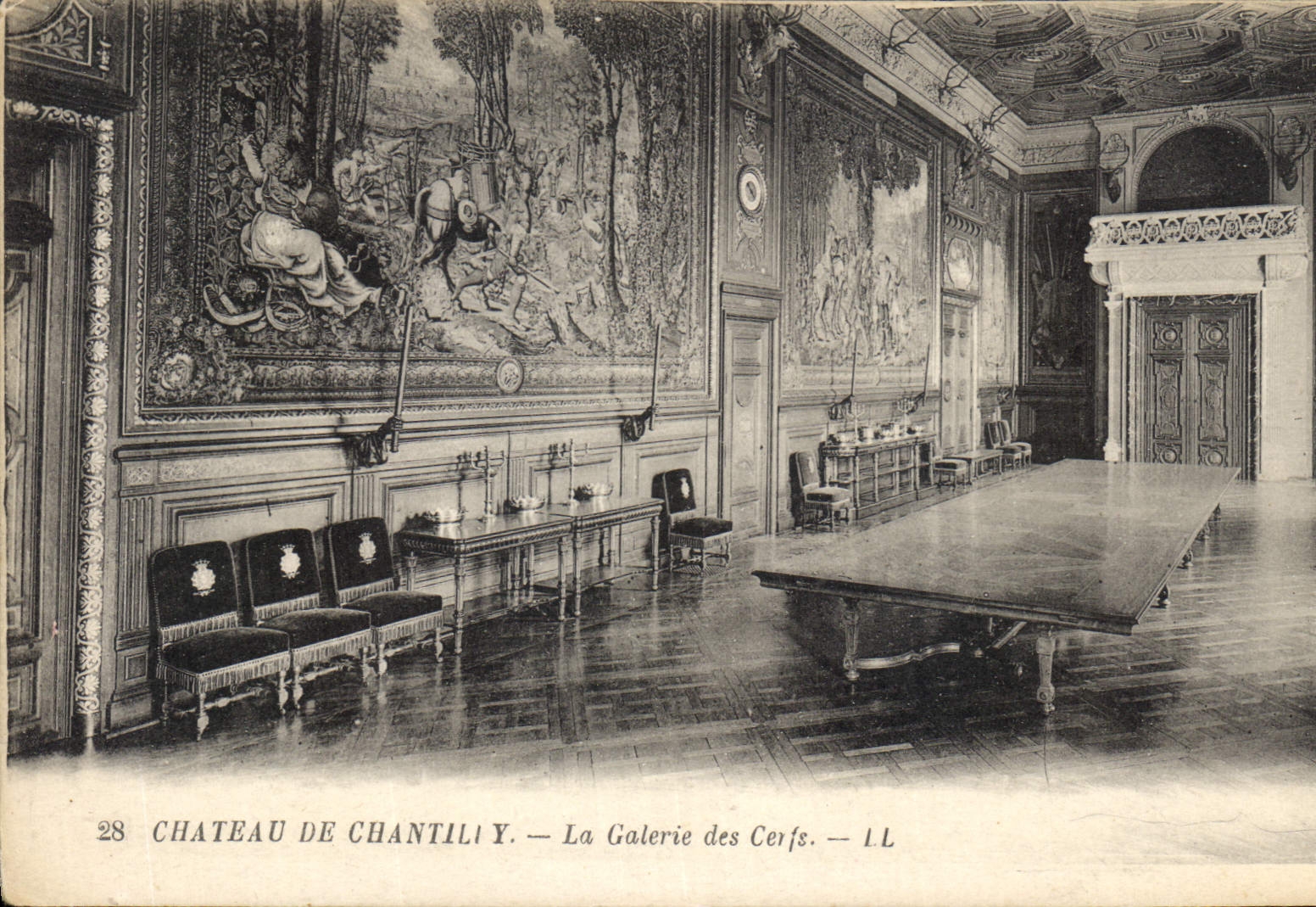 CPA Chateau de Chantilly La Galerie des Cerfs 