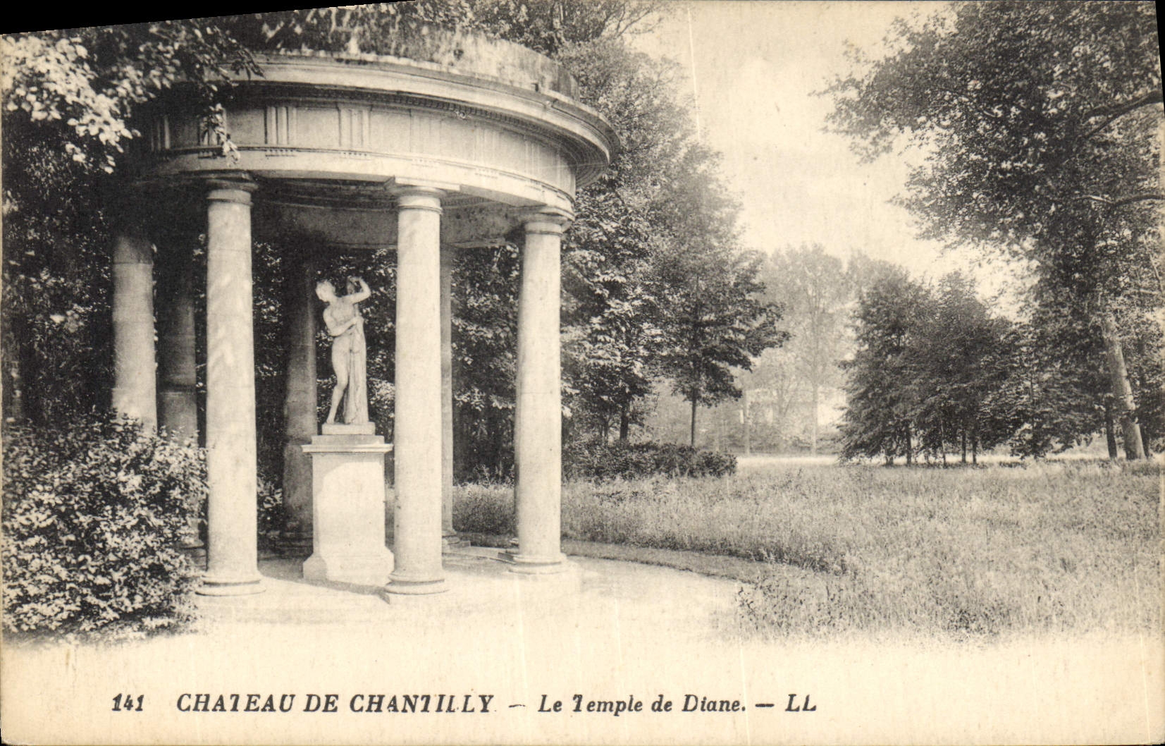 CPA Chateau de Chantilly Le Temple de Diane