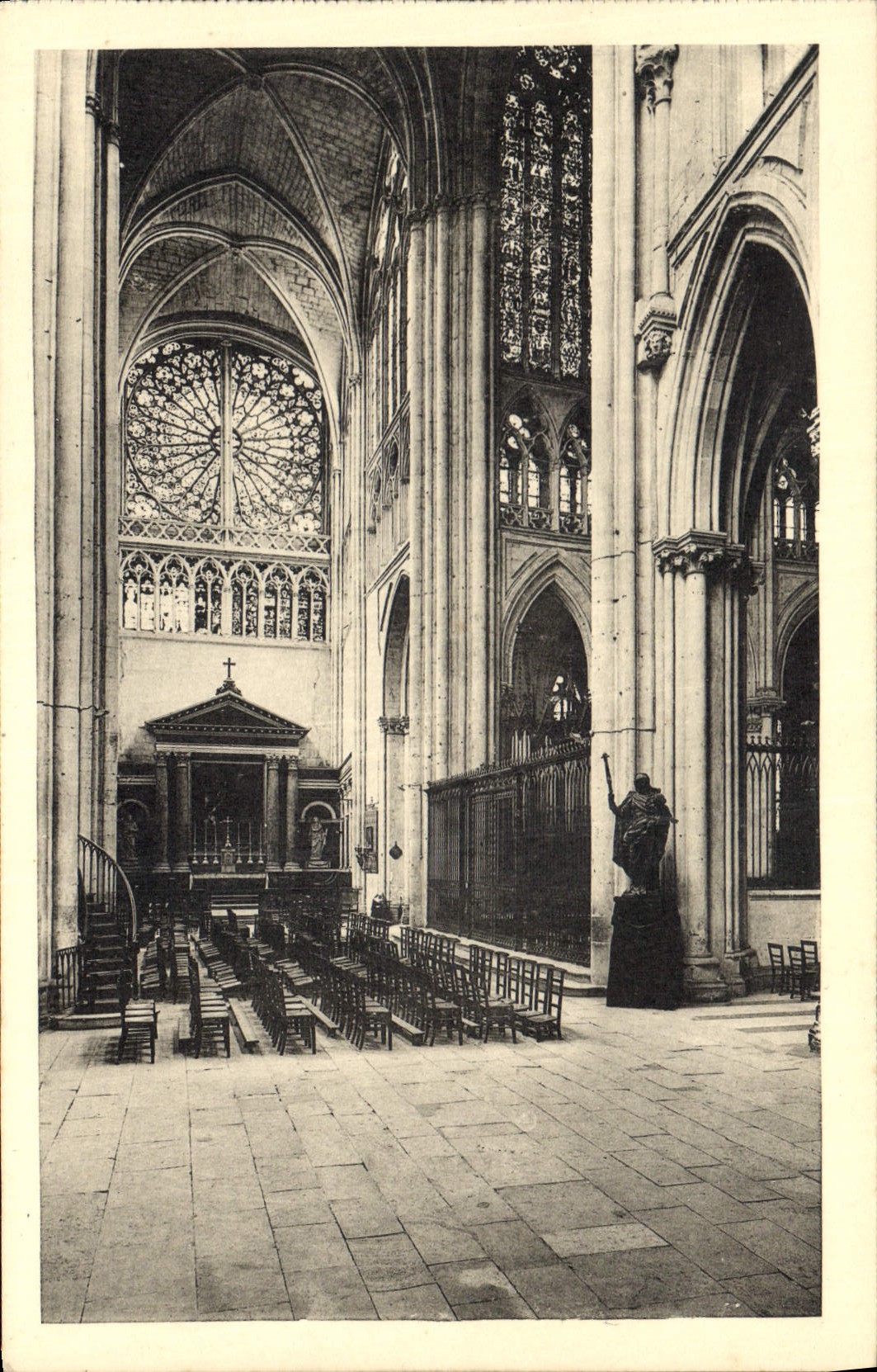 CPA Tours Cathedrale Bras Nord du Transept 