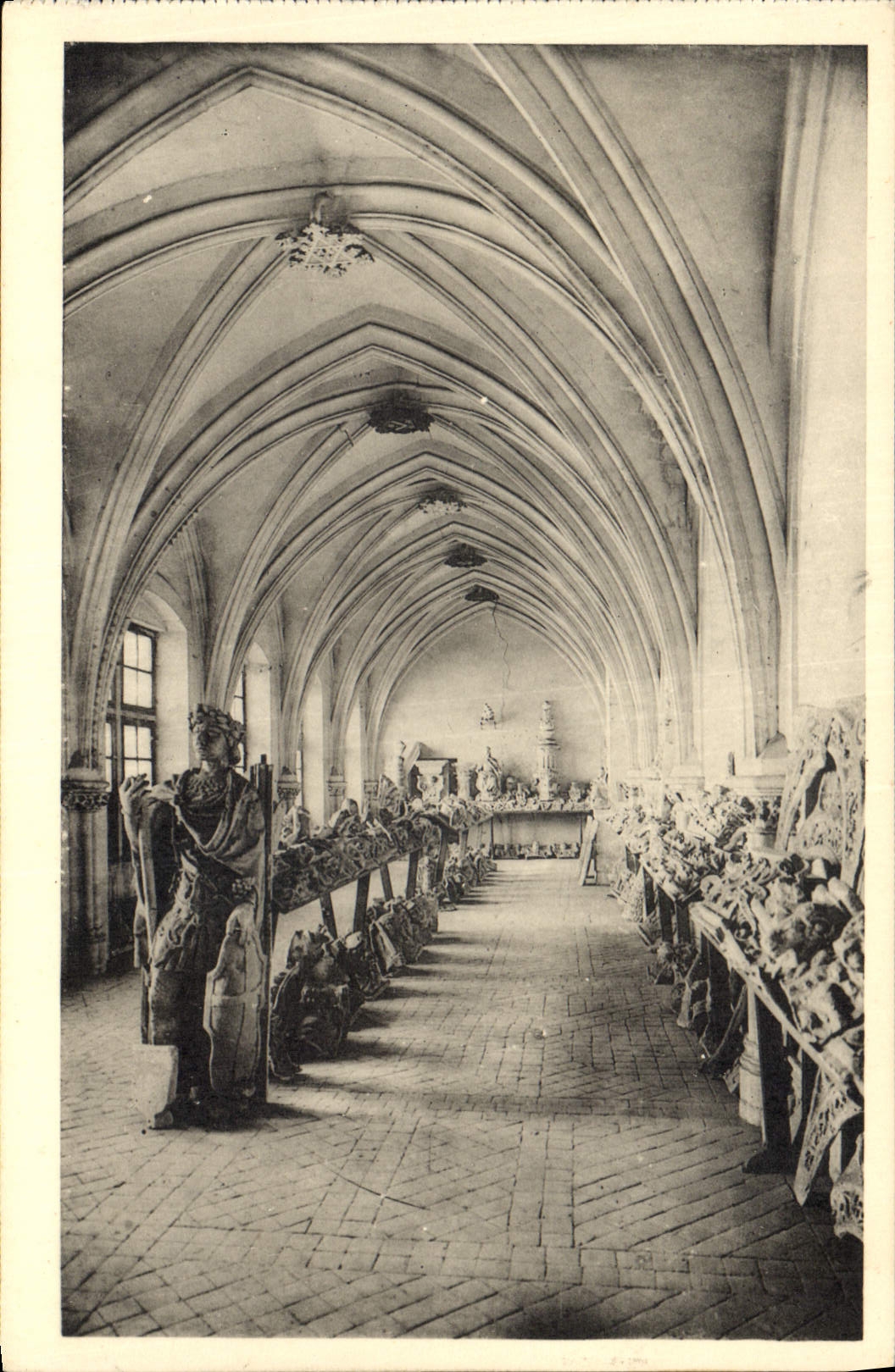 CPA Tours Cloitre de la Cathedrale Ancienne Librairie 