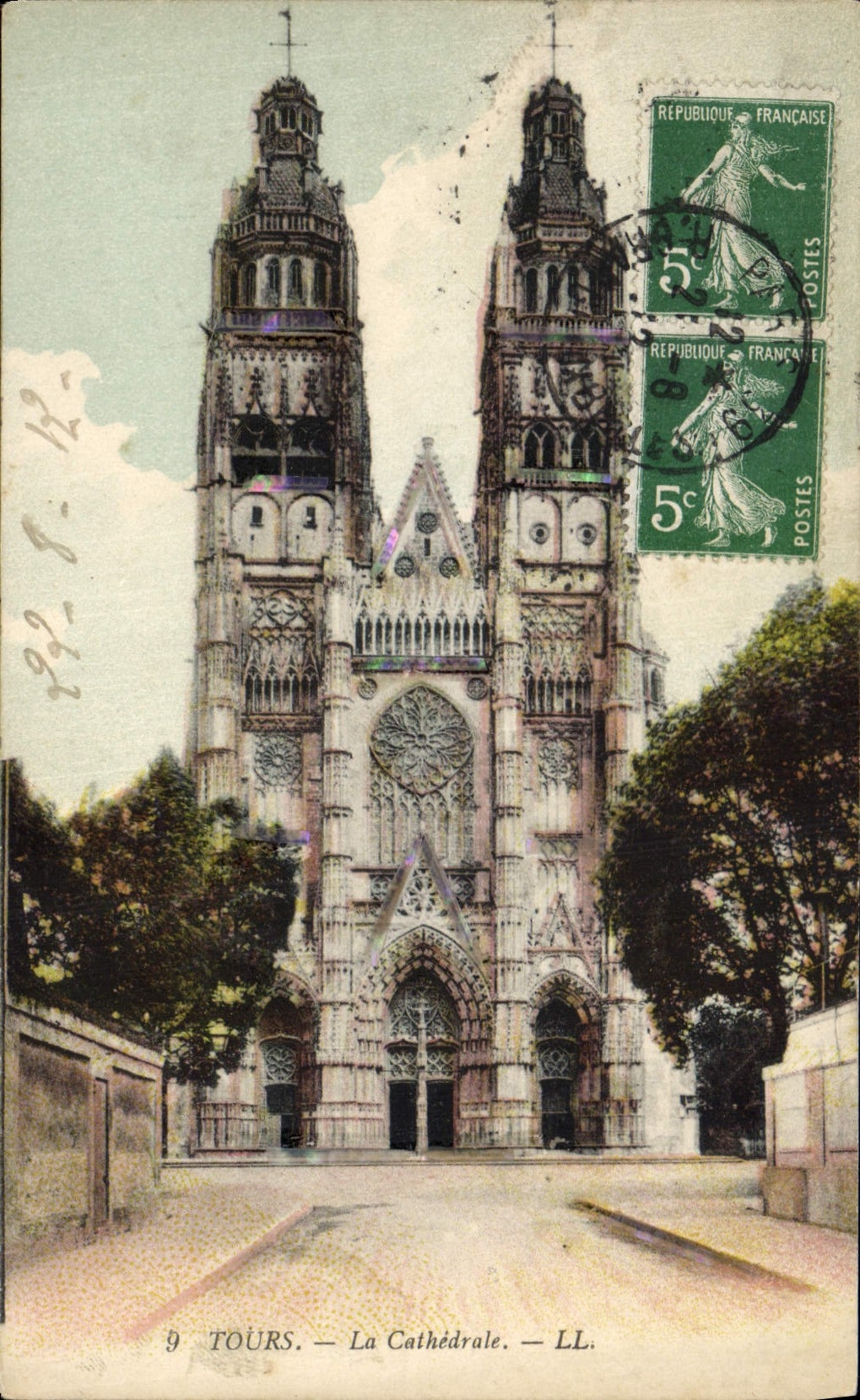 CPA Tours La Cathedrale (brillants cote recto)