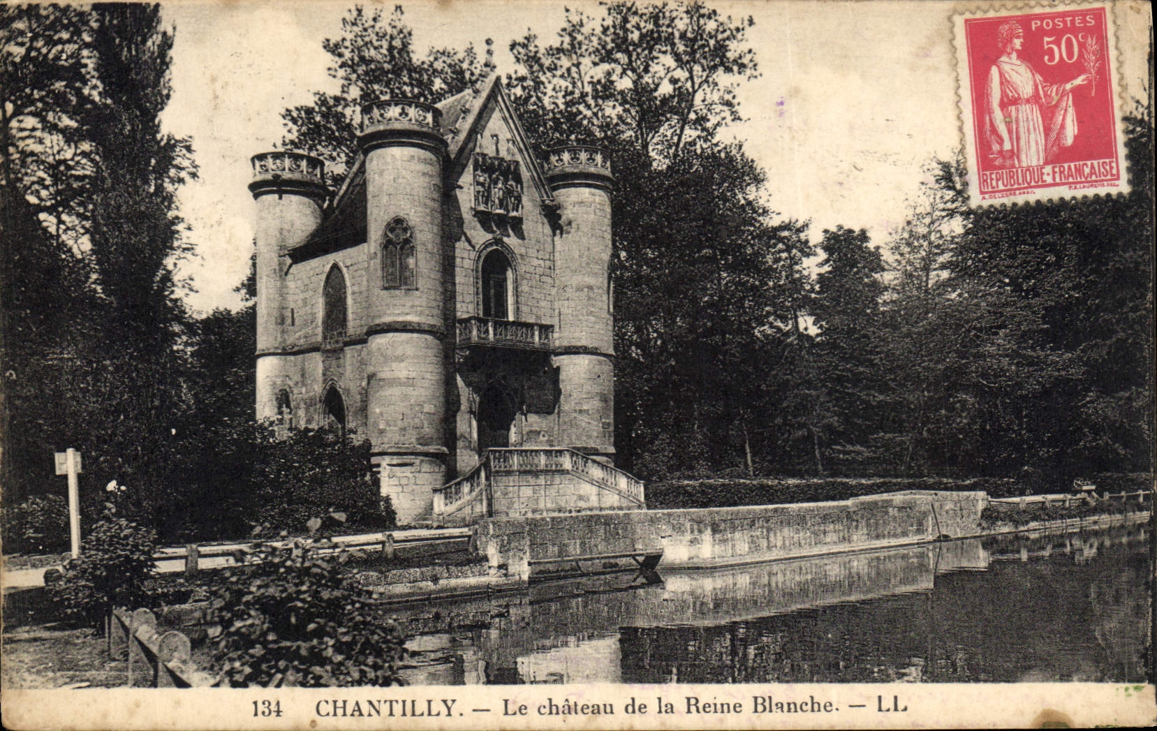 CPA Chantilly Le Chateau de la Reine Blanche
