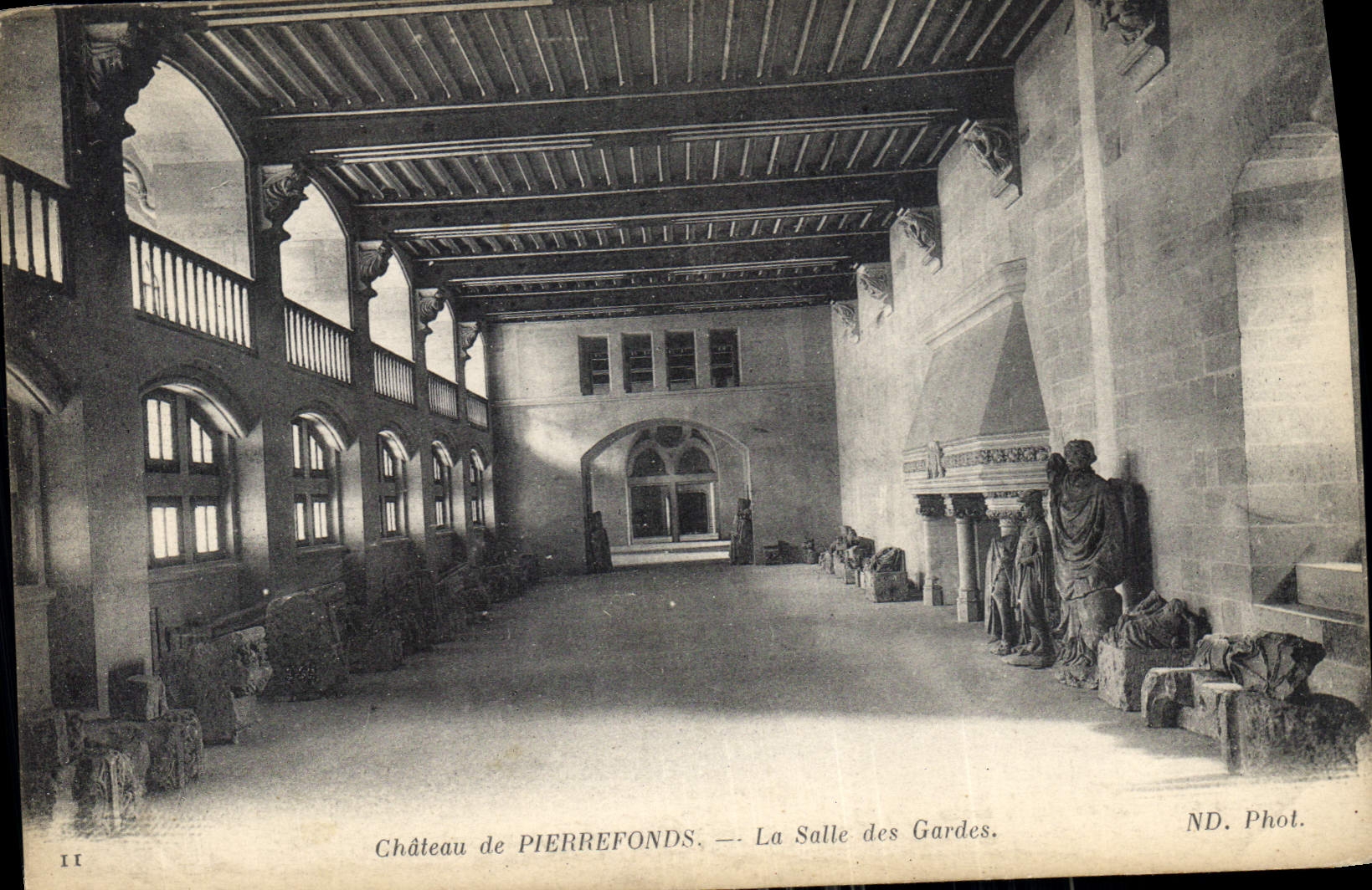 CPA Chateau de Pierrefonds La Salle des Gardes 