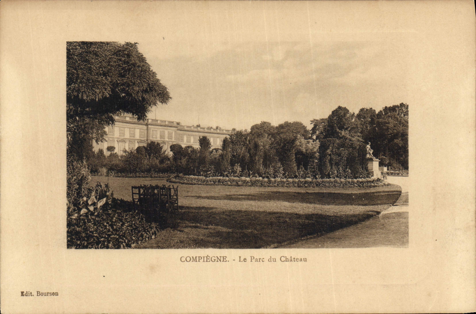 CPA Compiegne Le Parc du Chateau 