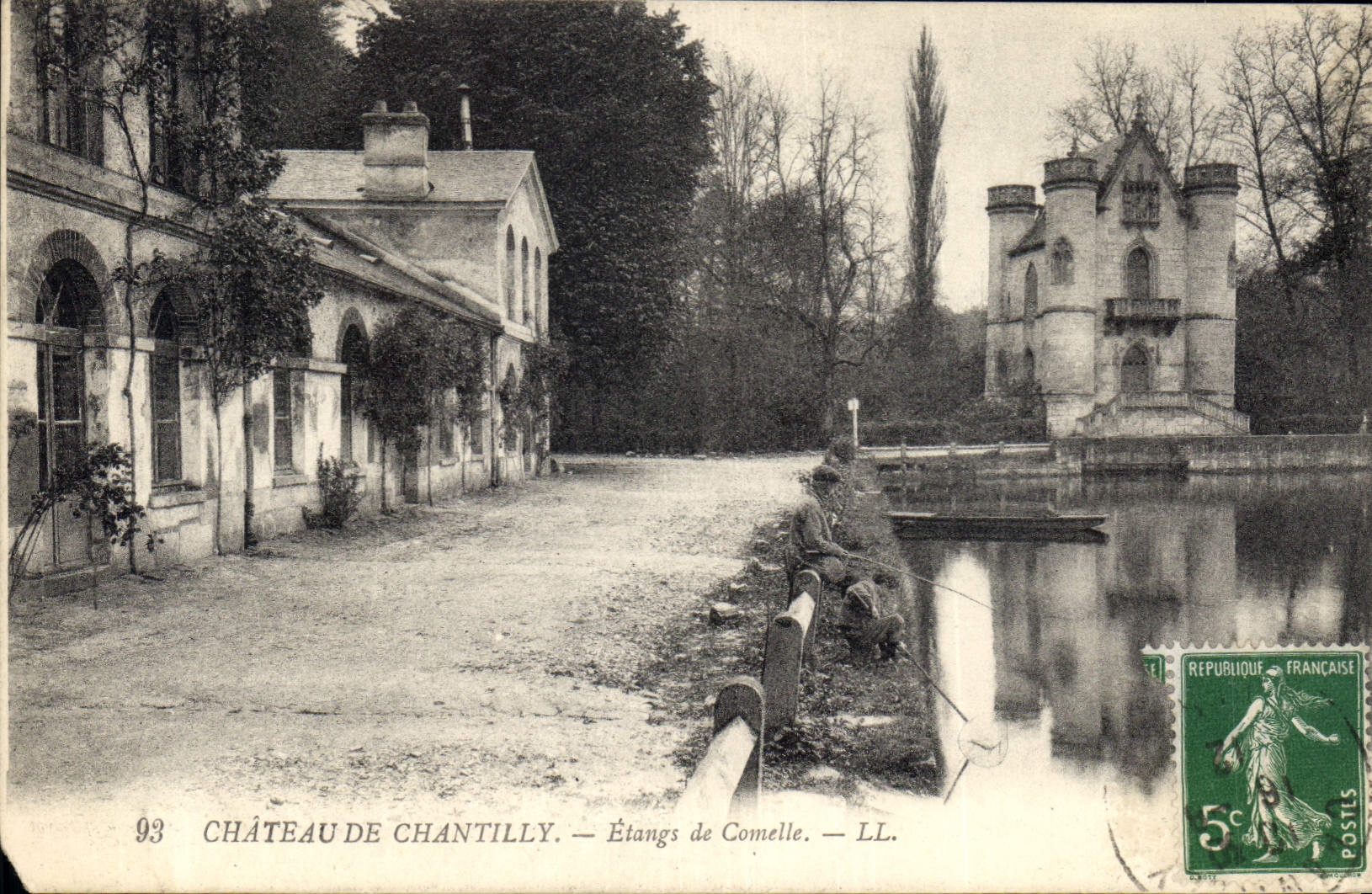 CPA Chateau de Chantilly Etangs de Comelle Peche Pecheur