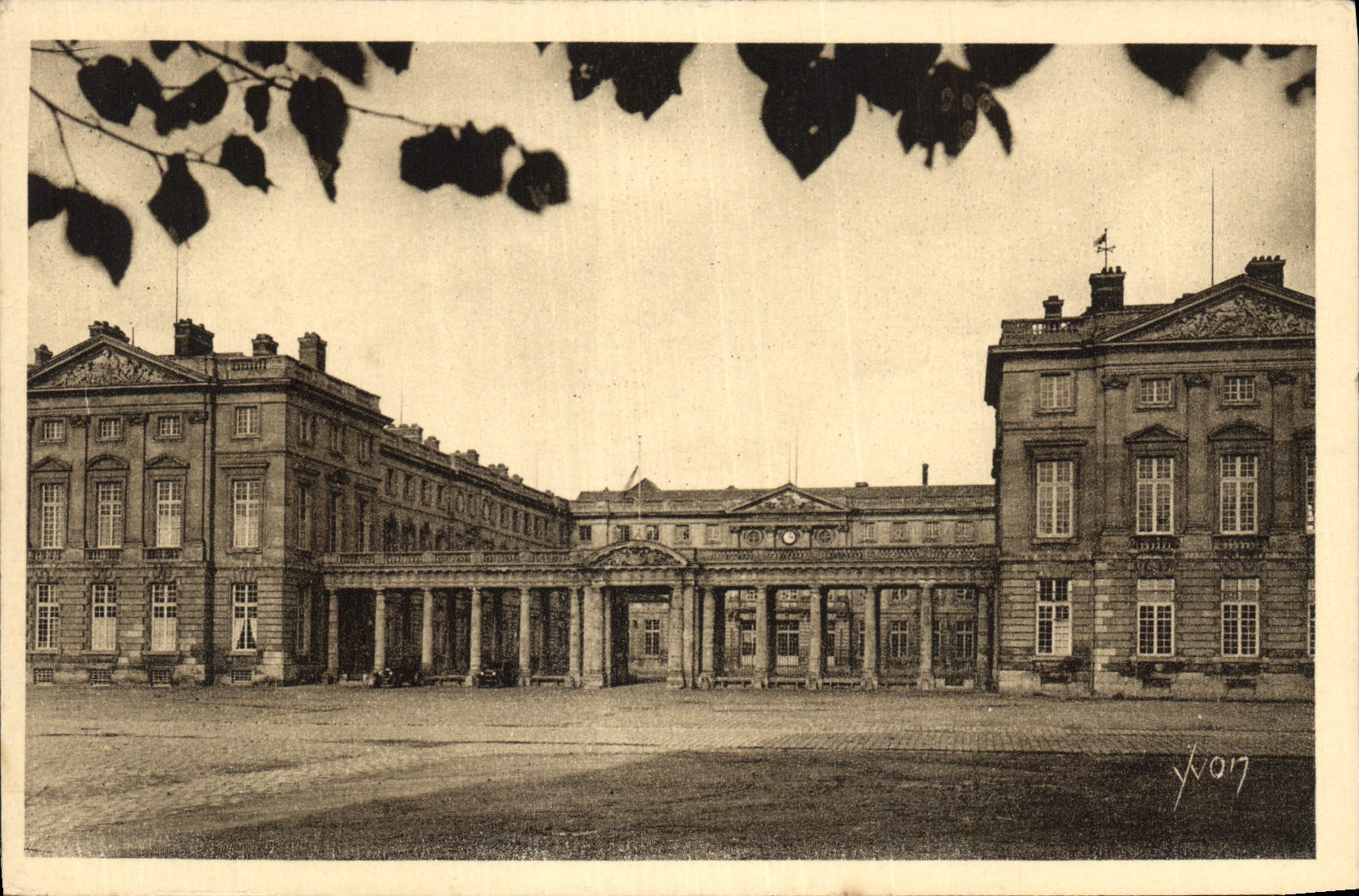 CPA Chateau de Compiegne Facade du Chateau 