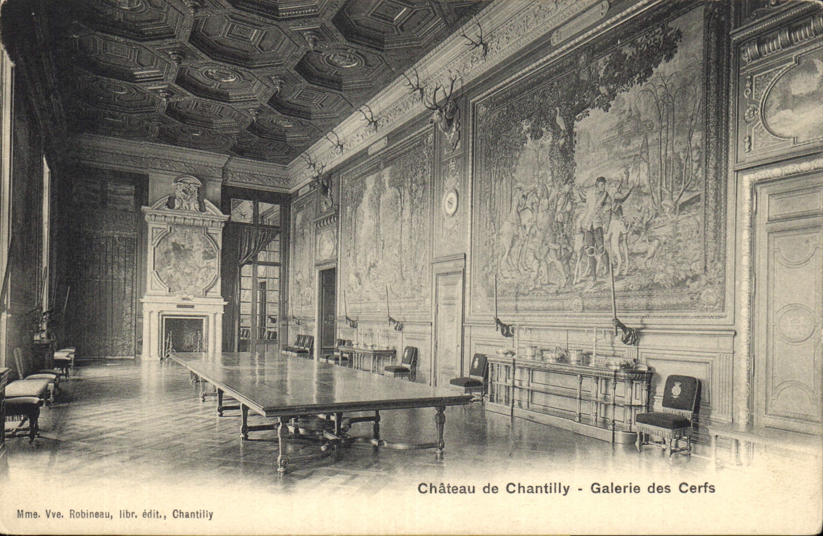 CPA Chateau de Chantilly Galerie des Cerfs