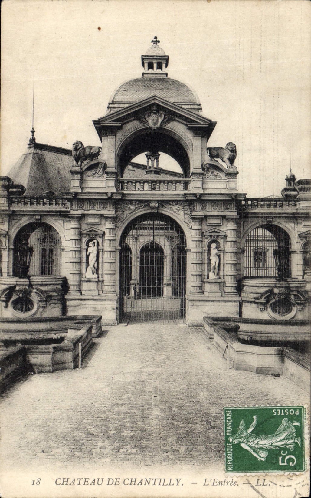 CPA Chateau de Chantilly L'Entree 