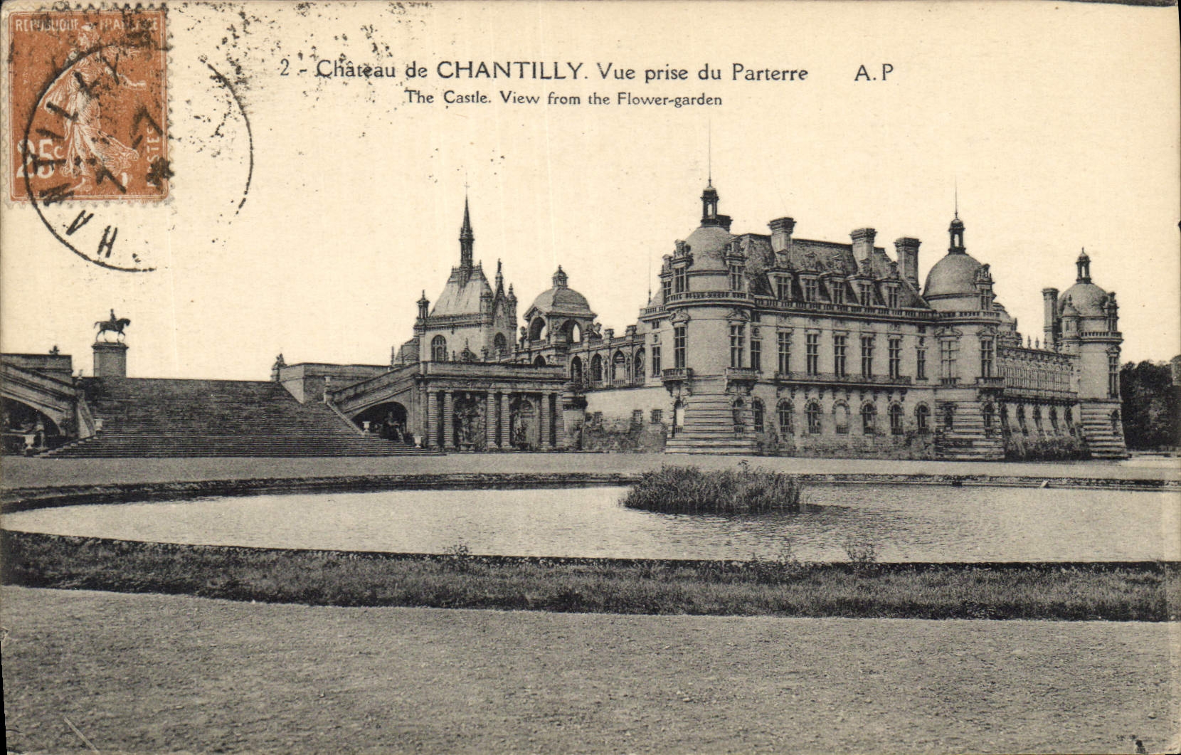 CPA Chateau de Chantilly Vue prise du Parterre 