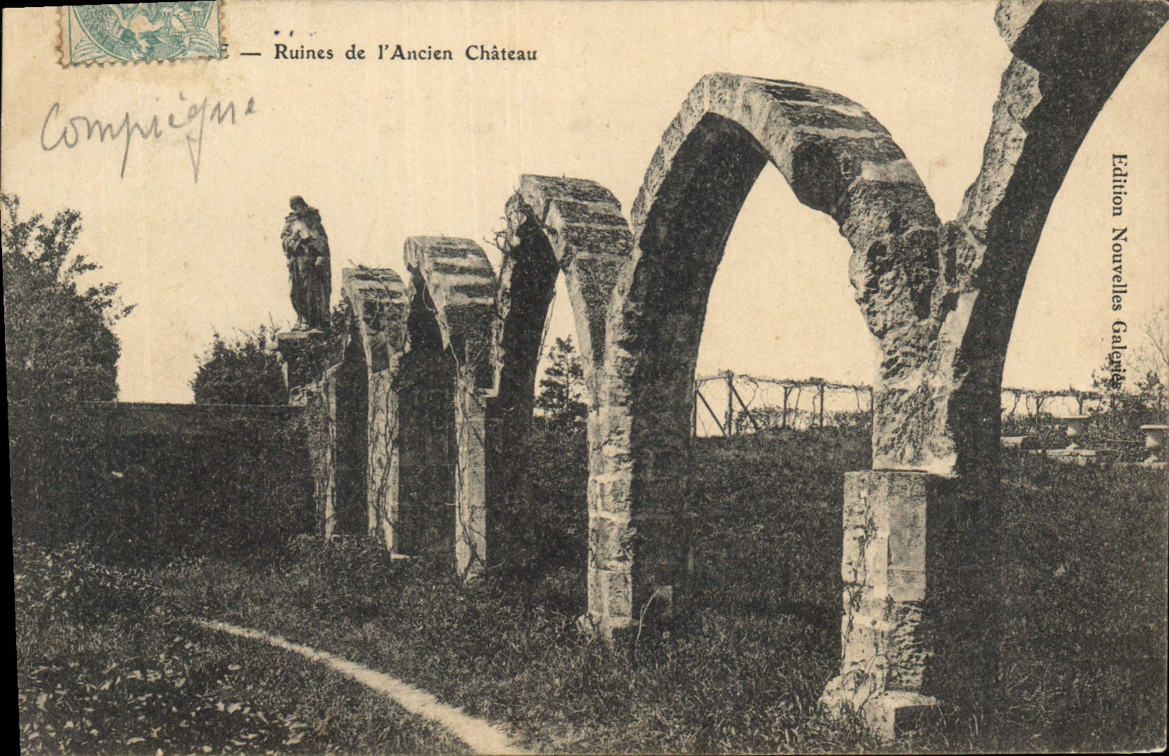 CPA Compiegne Ruines de l'Ancien Chateau 