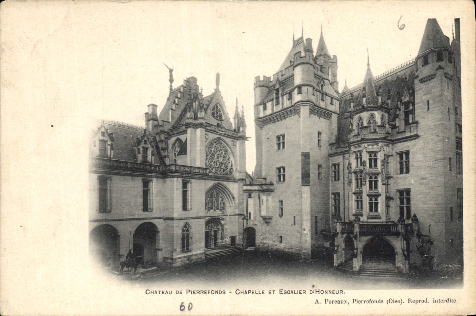 CPA Chateau de Pierrefonds Chapelle et Escalier D'Honneur 