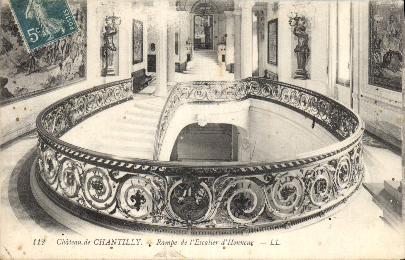 CPA Chateau de Chantilly Rampe de l'Escalier d'Honneur