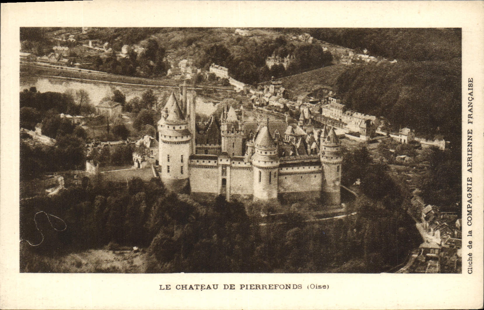 CPA Le Chateau de Pierrefonds Oise 