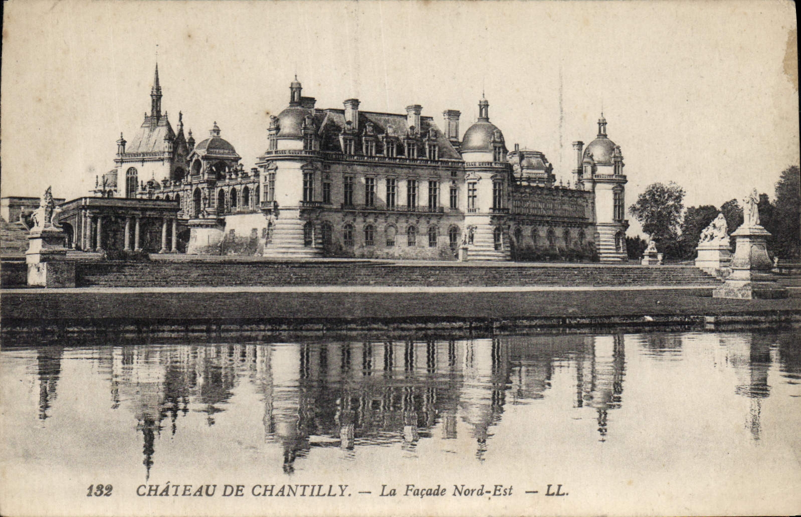 CPA Chateau de Chantilly La Facade Nord Est