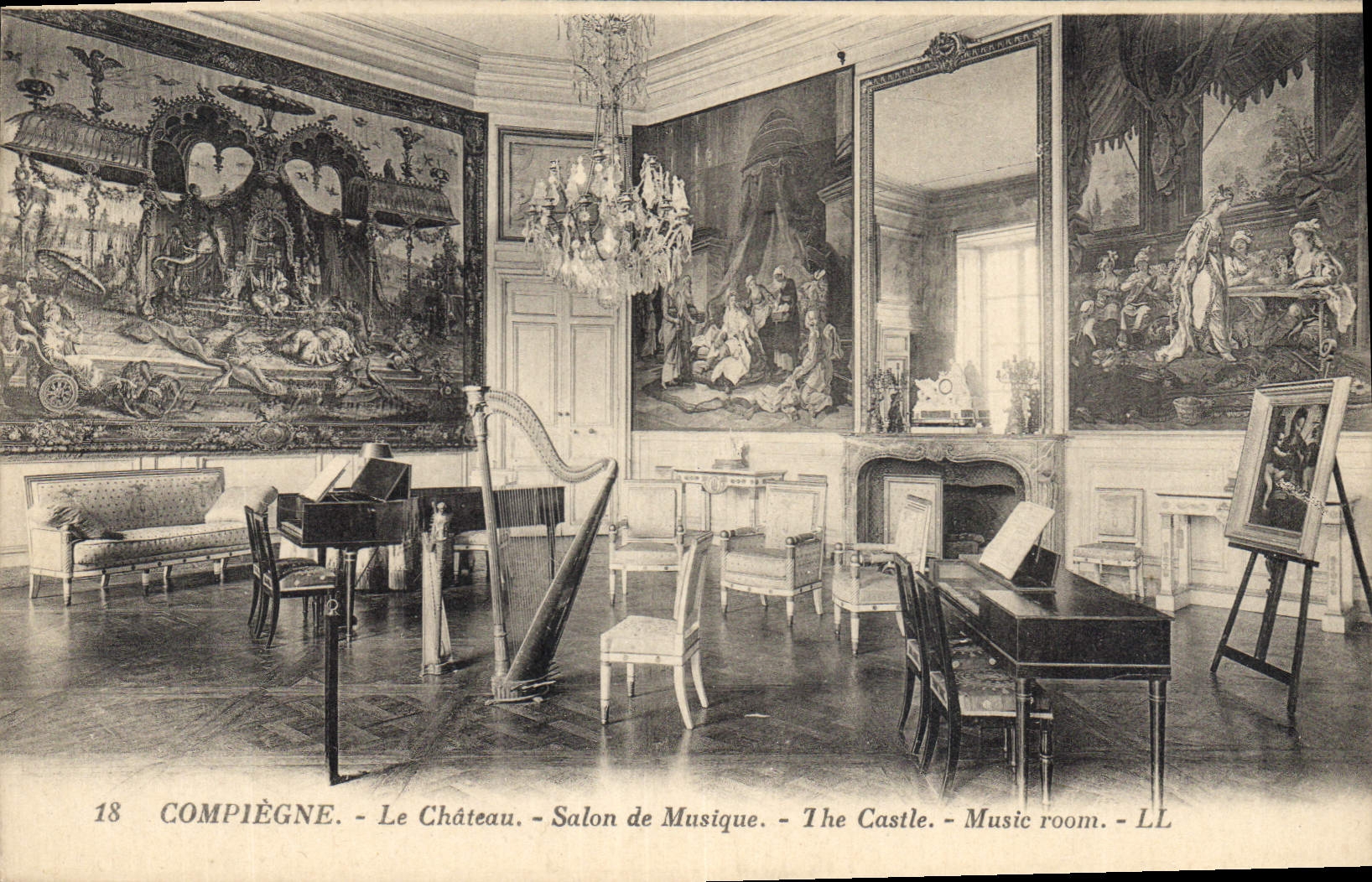CPA Compiegne Le Chateau Salon de Musique 