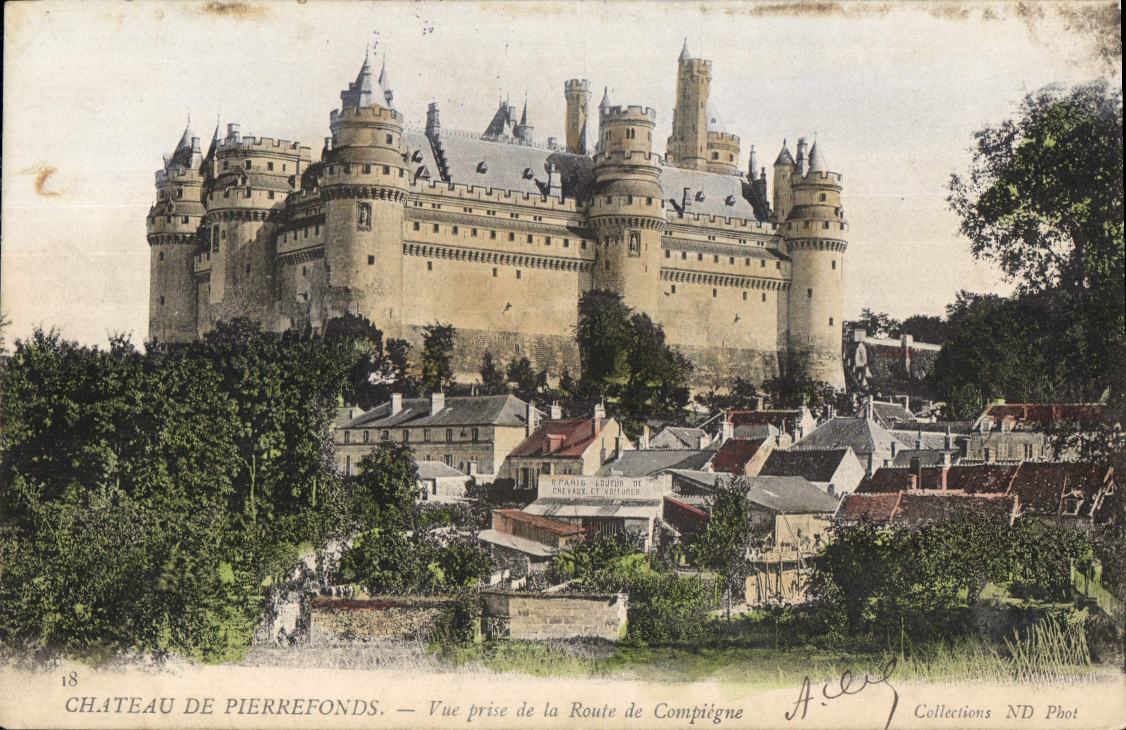 CPA Chateau de Pierrefonds Vue prise de la Route de Compiegne 