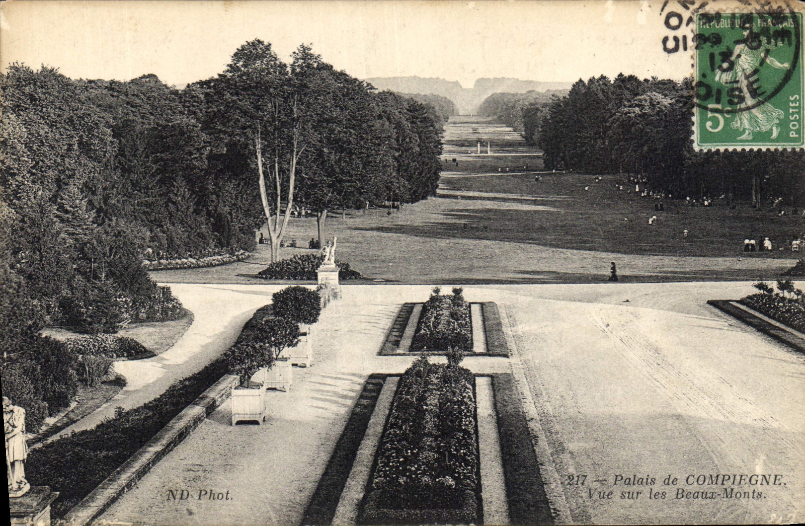 CPA Palais de Compiegne Vue sur les Beaux Monts 
