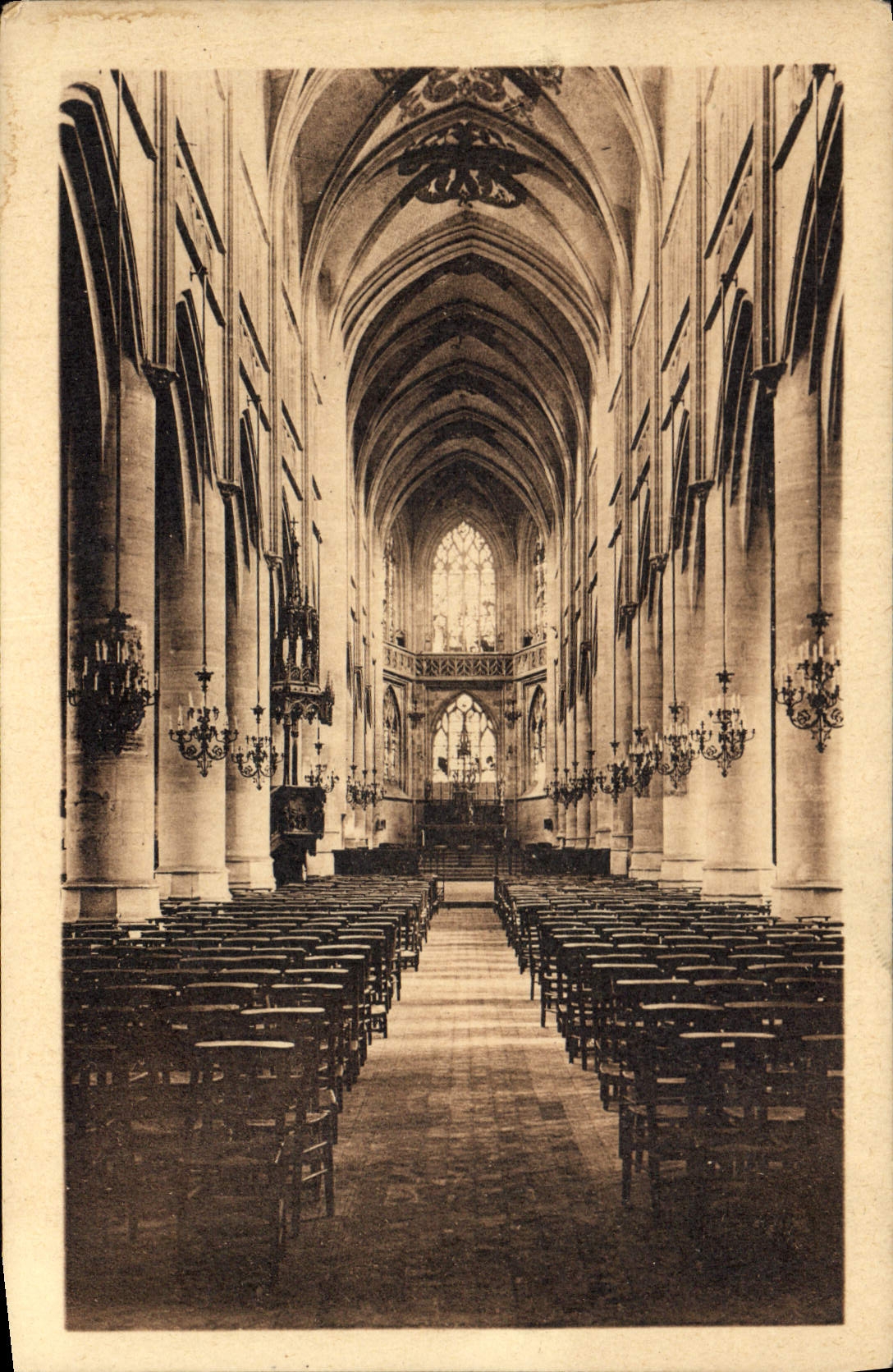 CPA Liseux Interieur de l'Eglise St Jacques 