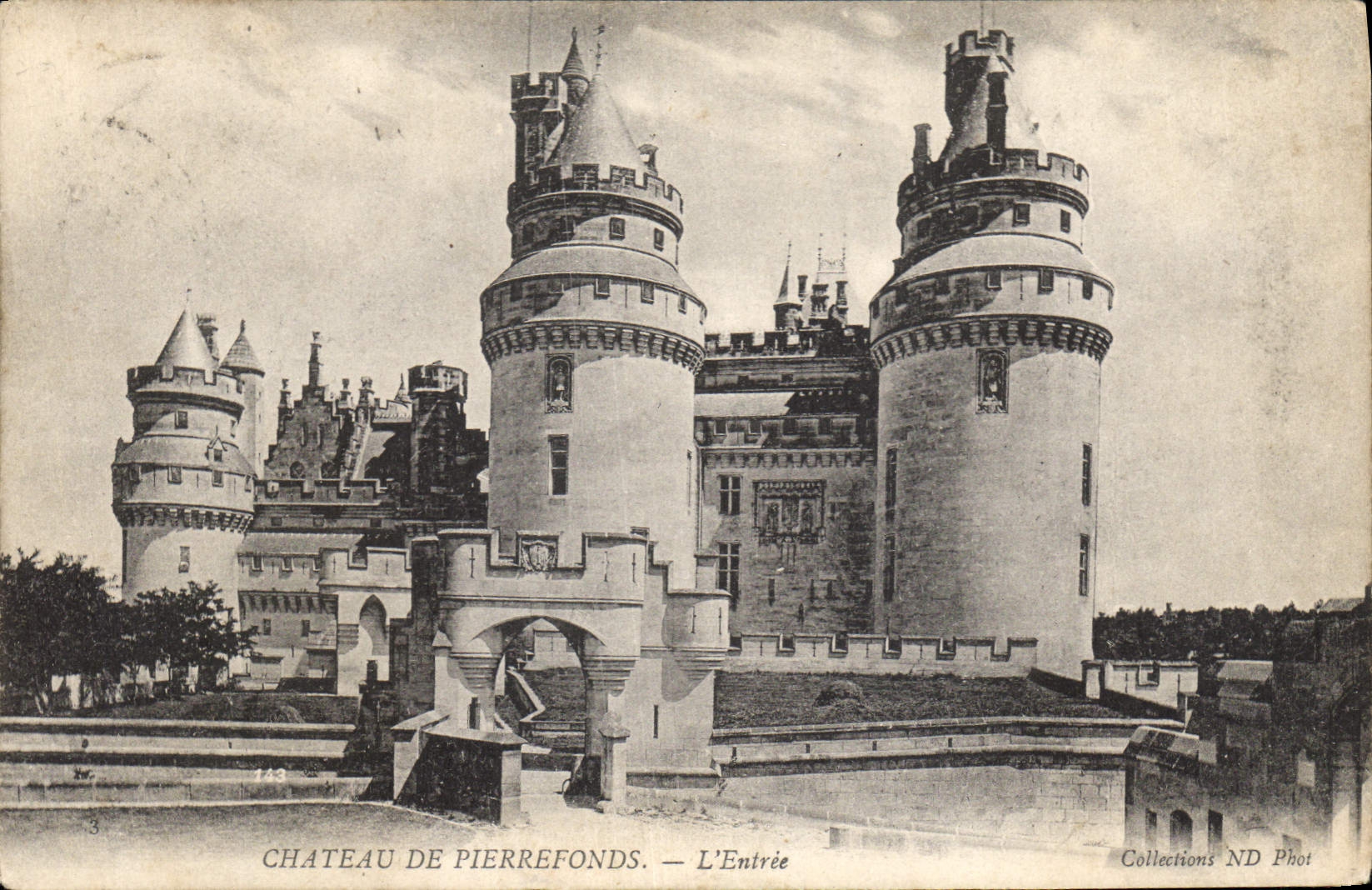 CPA Chateau de Pierrefonds L'Entree 