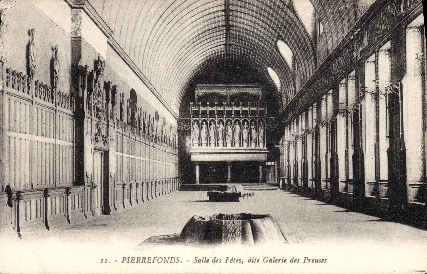 CPA Pierrefonds Salle des Feres dite Galerie des Preuses 