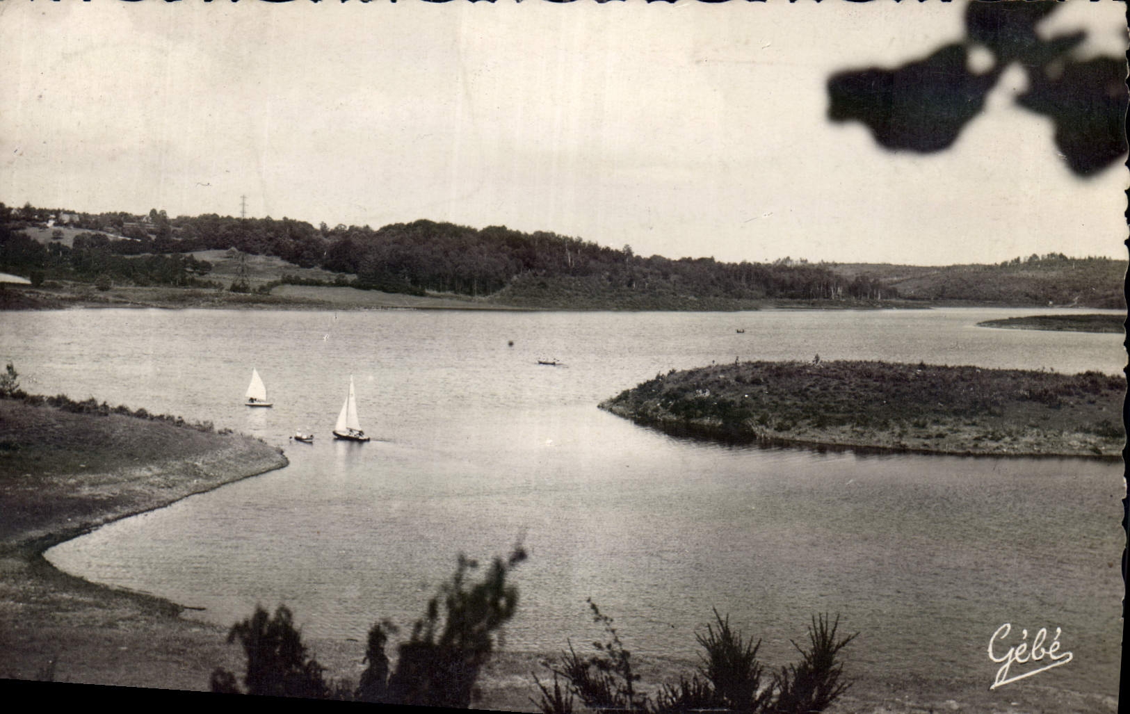 CPA Neuvic d Ussel Correze Le Lac o Antiges