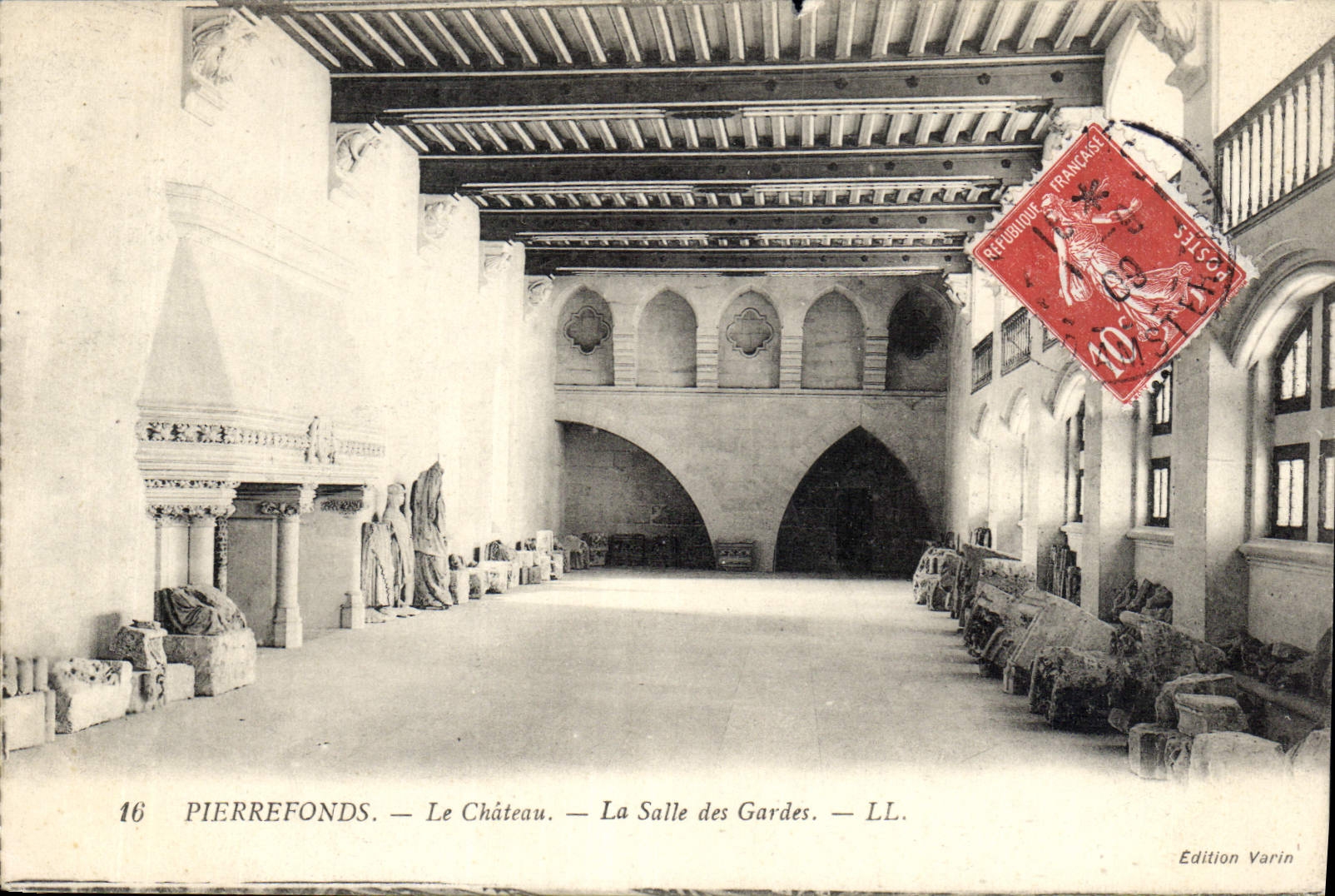 CPA Pierrefonds Le Chateau La Salle des Gardes 