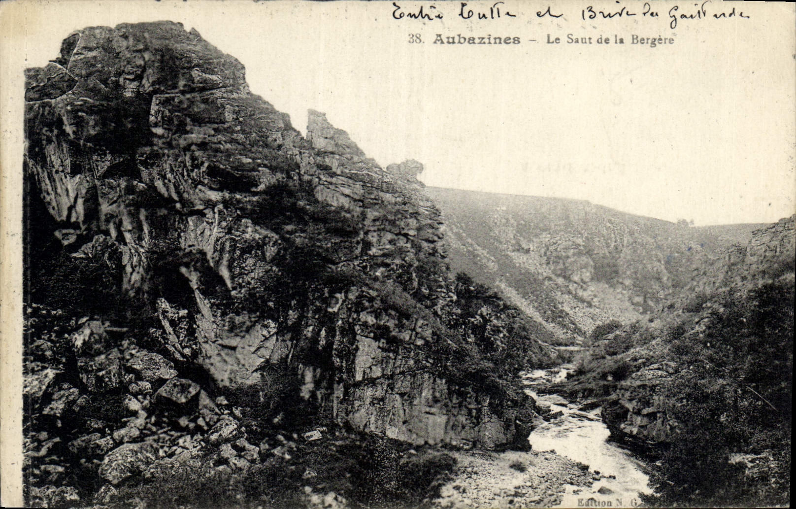 CPA Aubazines Le saut de la Bergere