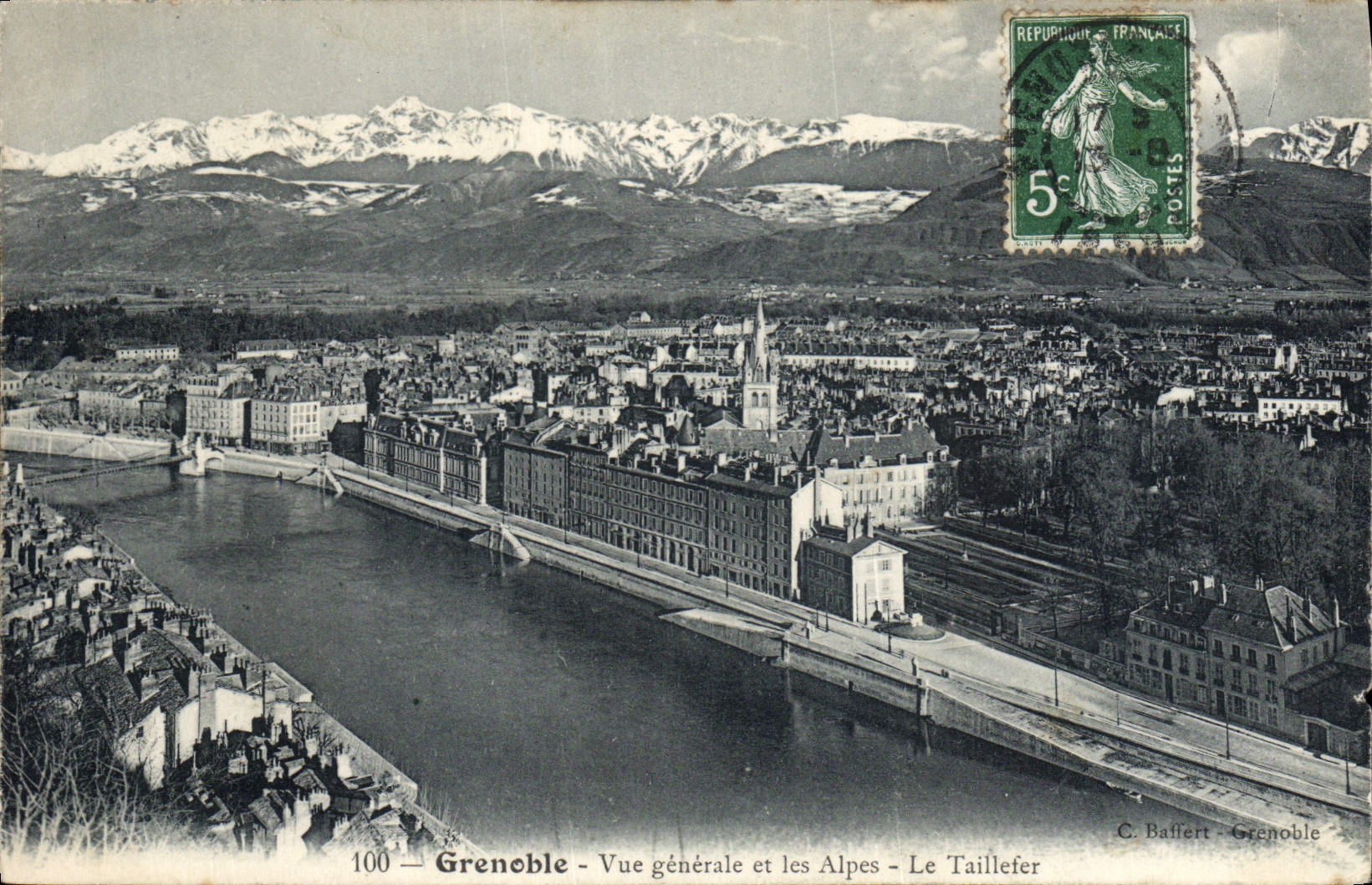 CPA Grenoble Vue generale et les Alpes Le Taillefer
