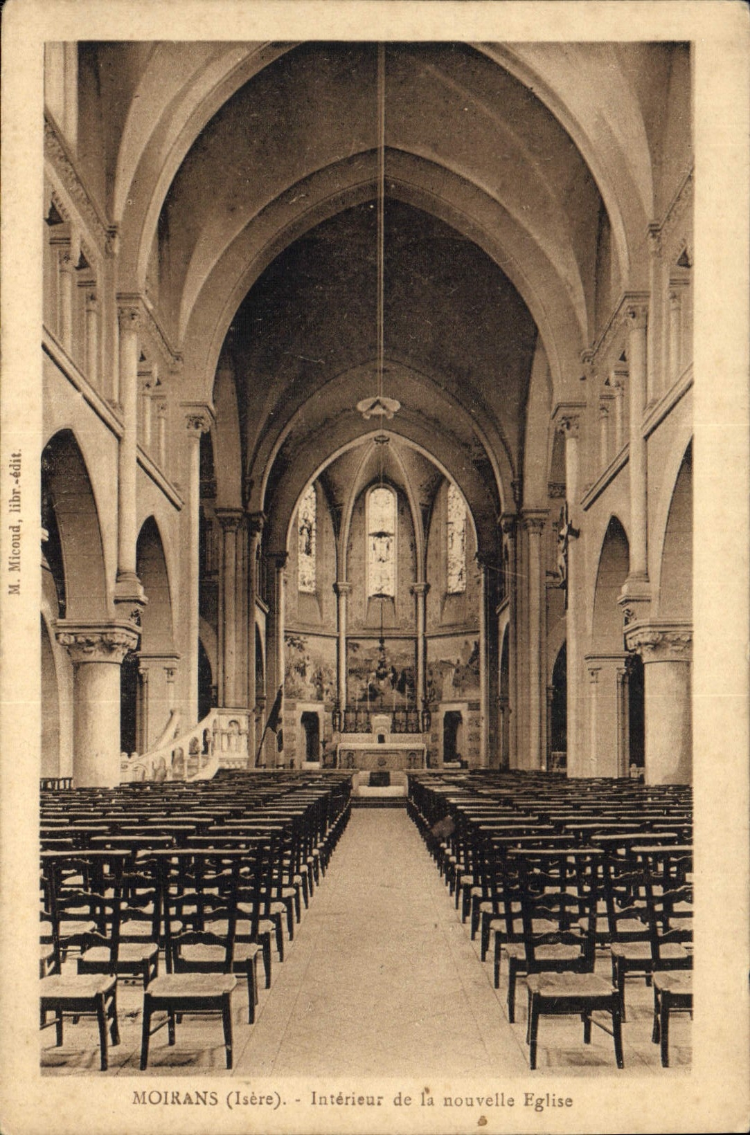 CPA Moirans Interieur de la nouvelle Eglise