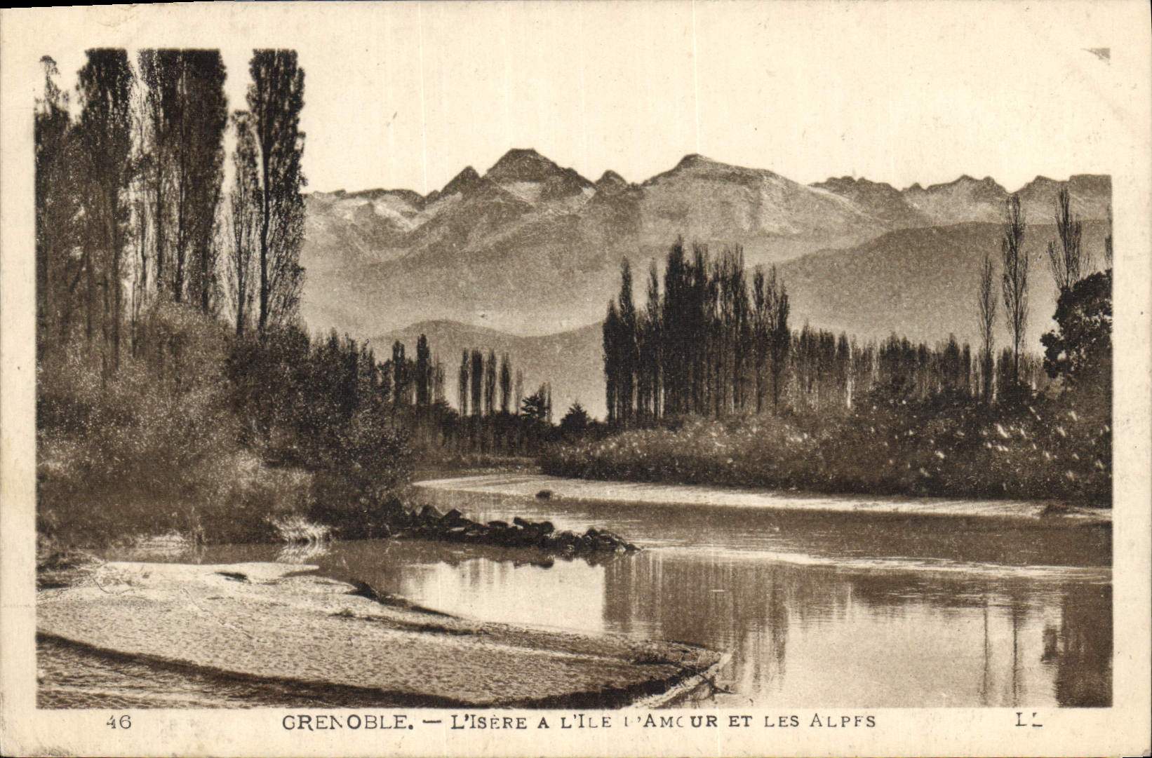 CPA Grenoble L'Isere a l'Ile l'Amour et les Alpes