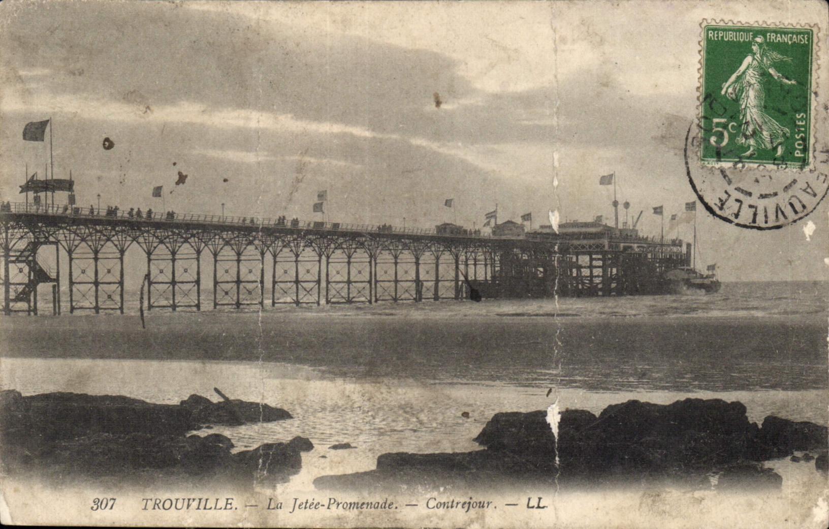 CPA Trouville La jetee Promenale Countrejour 