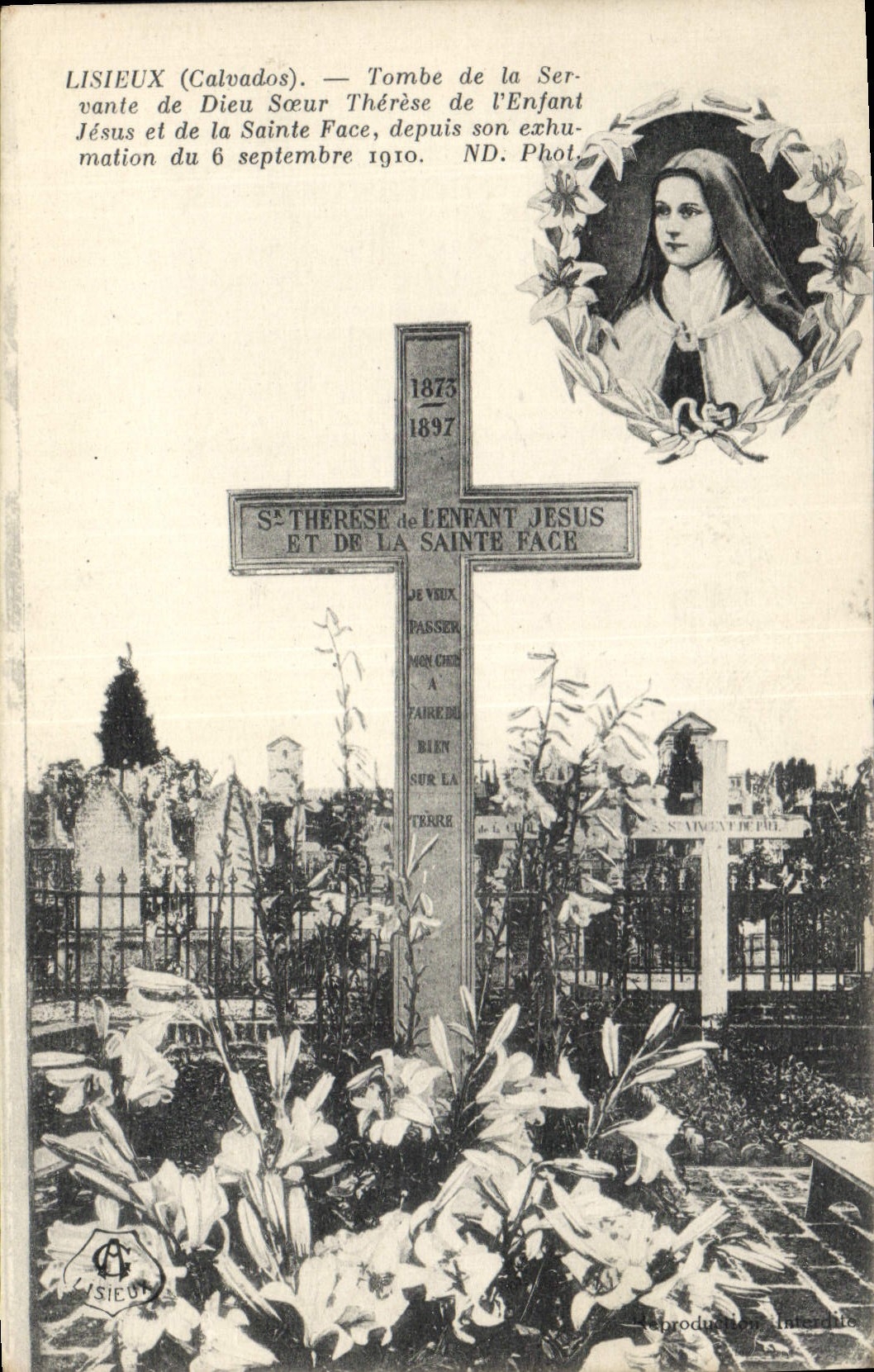 CPA Lisieux Tombe de la Servante de Dieu Soeur Therese de l'Enfant Jesus et de la Sainte Face 