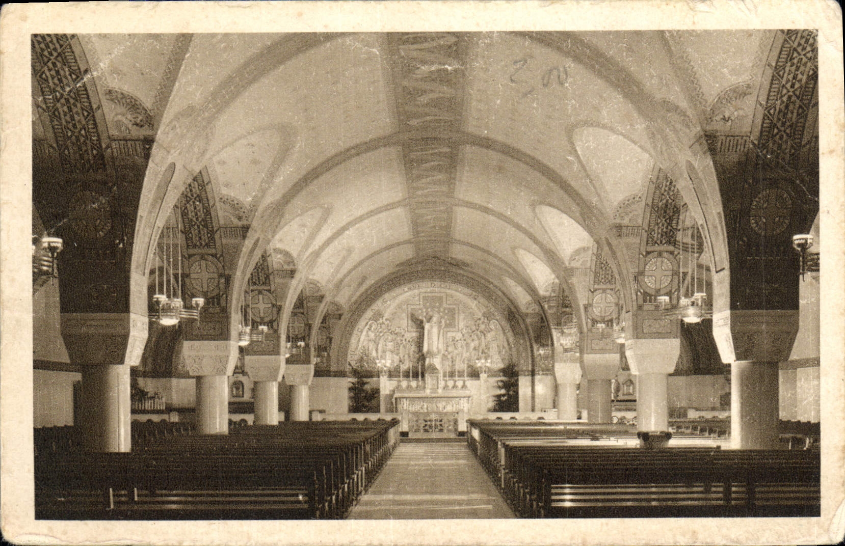 CPA La Basilique de Lisieux La Crypte Vue generale 