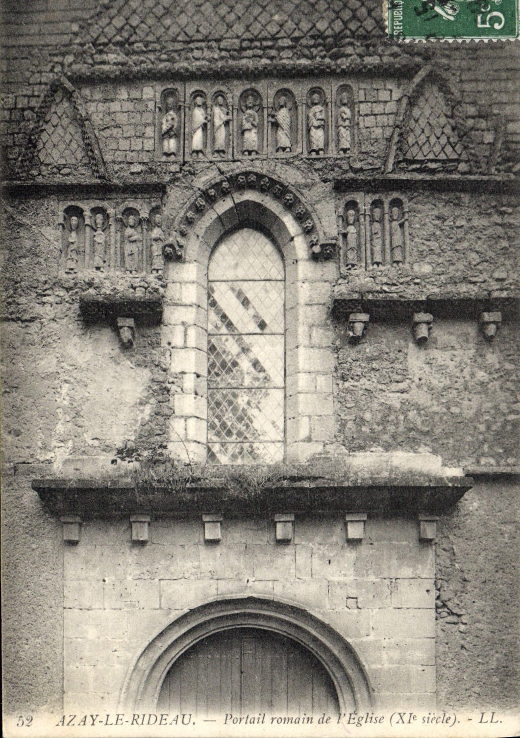CPA Azay le Rideau Portail romain de l'Eglise 