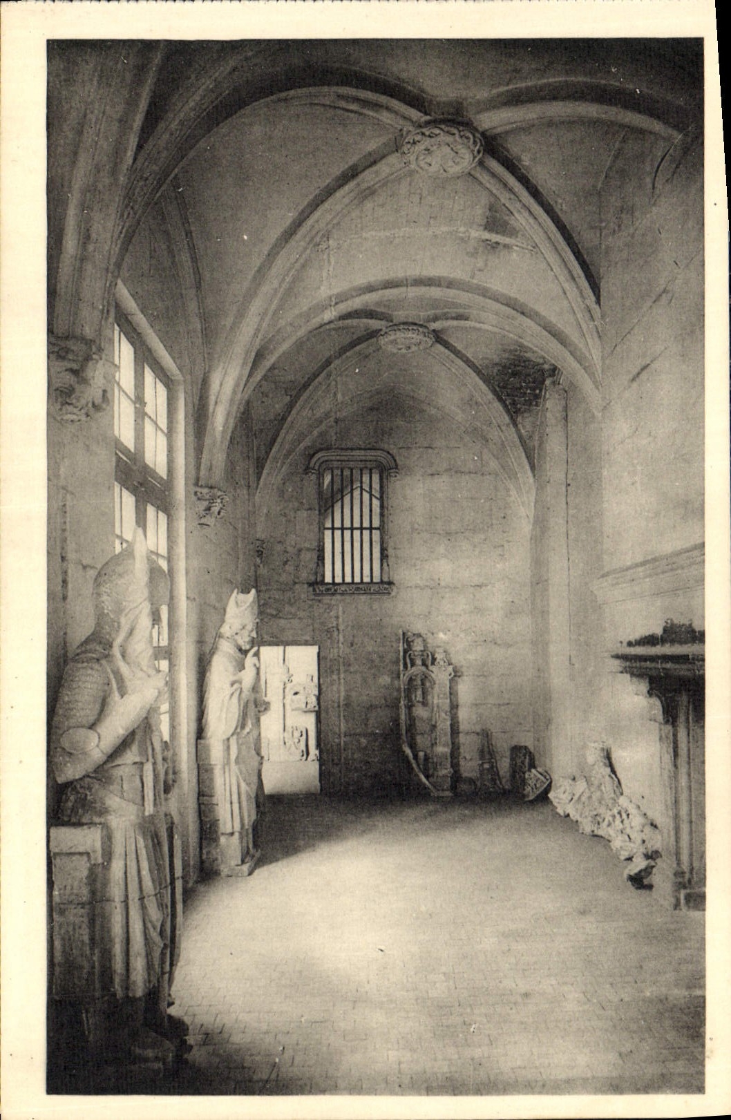 CPA Tours Cloitre de la Cathedrale Annexe Renaissance