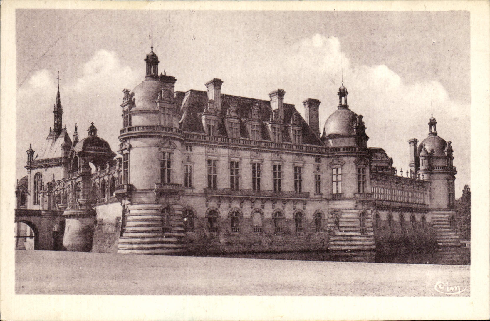 CPA Chantilly Oise le Chateau facade nord est