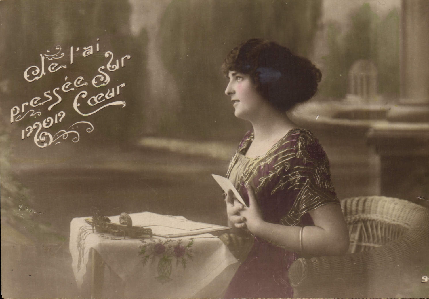 CPA Je l'ai presse sur mon coeur Femme