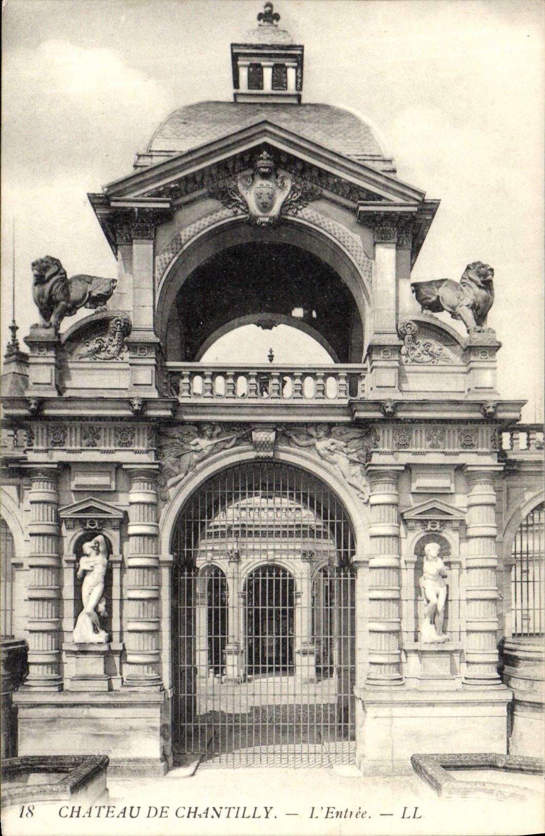 CPA Chateau de Chantilly l'Entree 