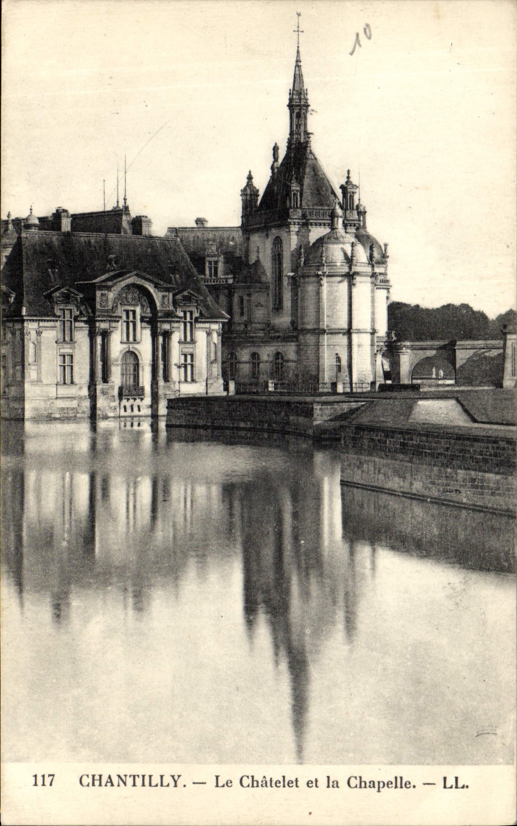 CPA Chantilly Le Chatelet et la Chapelle 