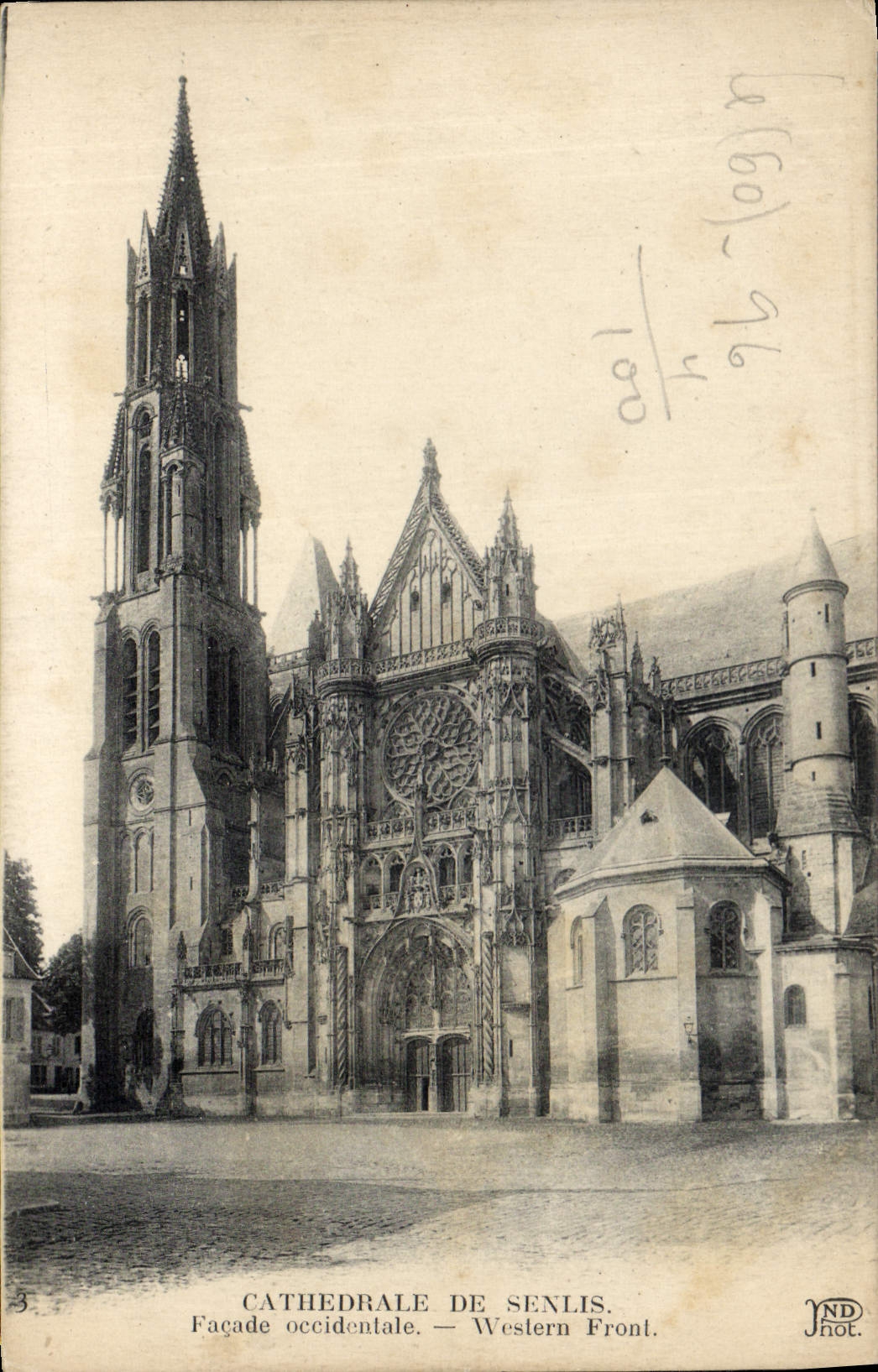 CPA Cathedrale de Senlis facade occidentale 