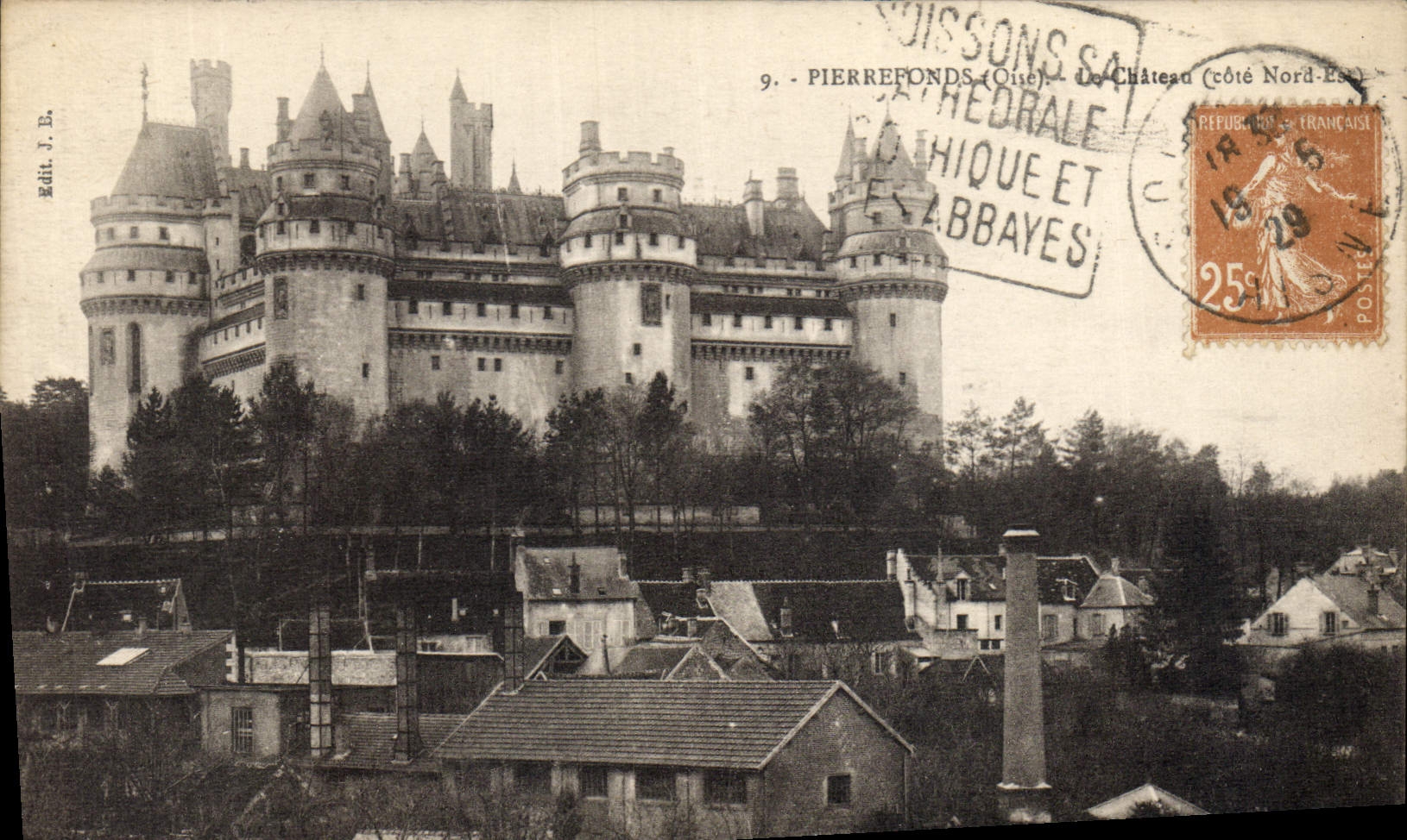 CPA Pierrefonds Oise le Chateau cote nord est 