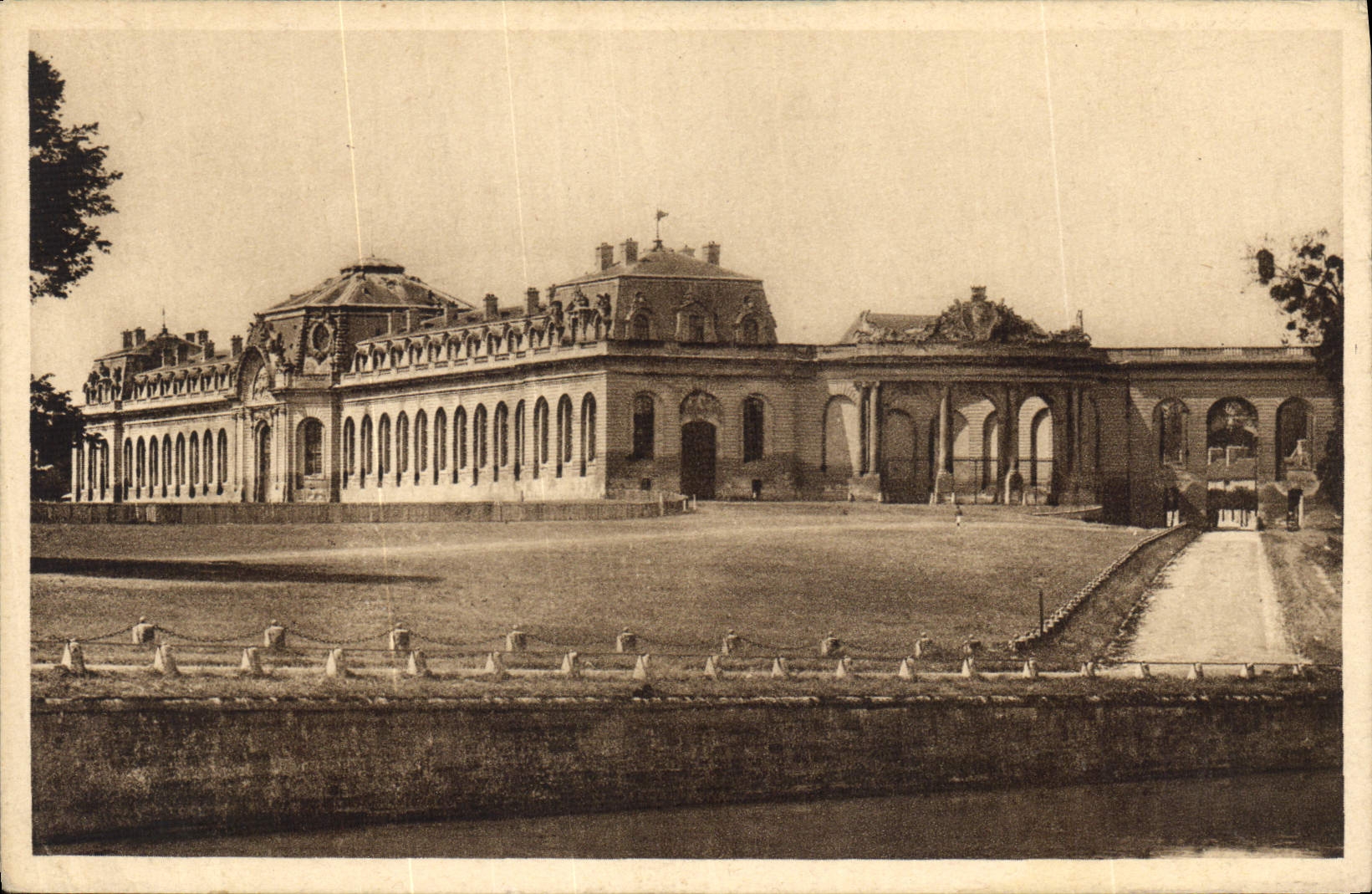 CPA Chantilly les grandes ecuries 