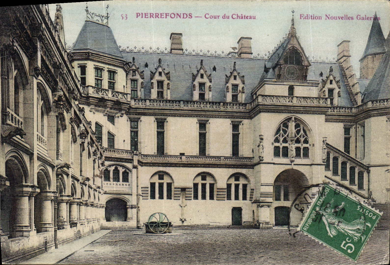 CPA Pierrefonds Cour du Chateau 