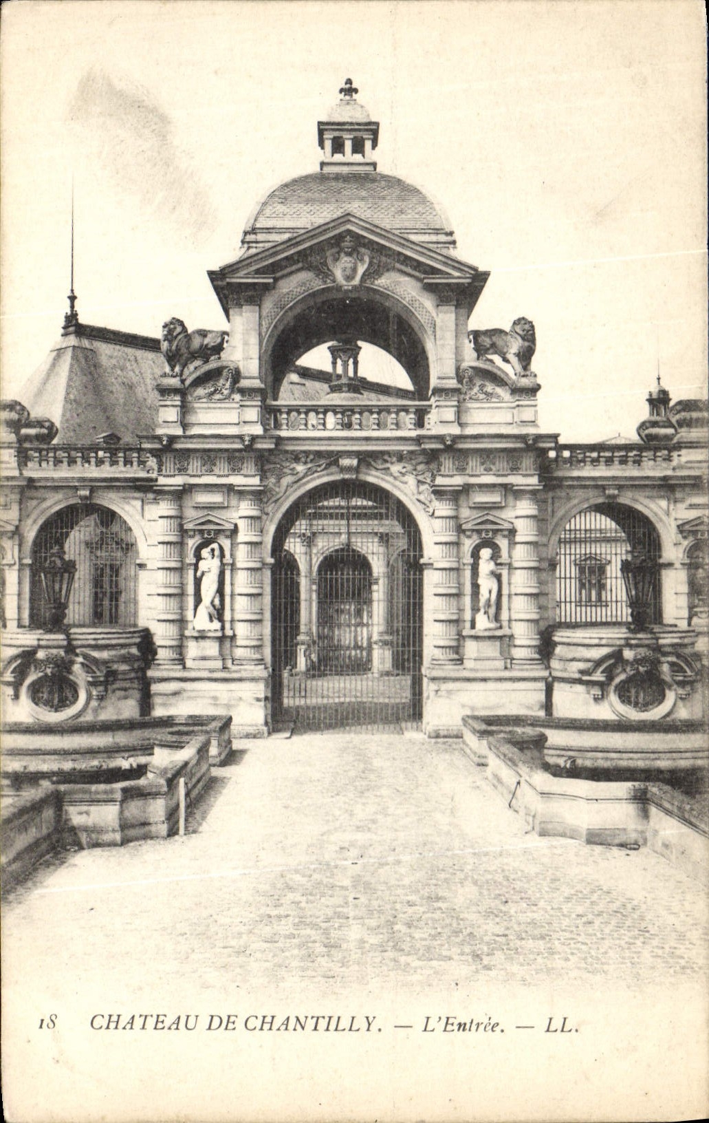 CPA Chateau de Chantilly l'Entree 