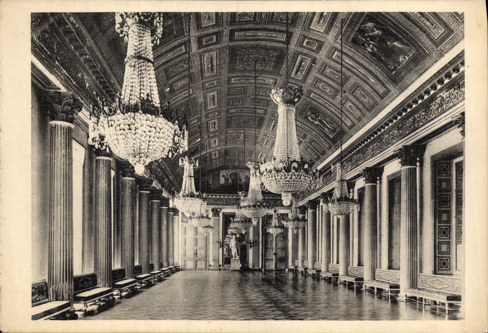 CPA Chateau de Compiegne galerie de Bal 