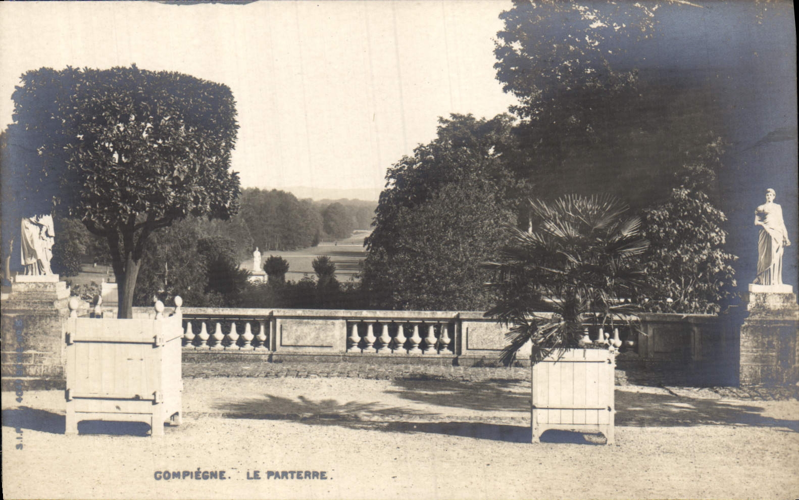 CPA Compiegne le Parterre 