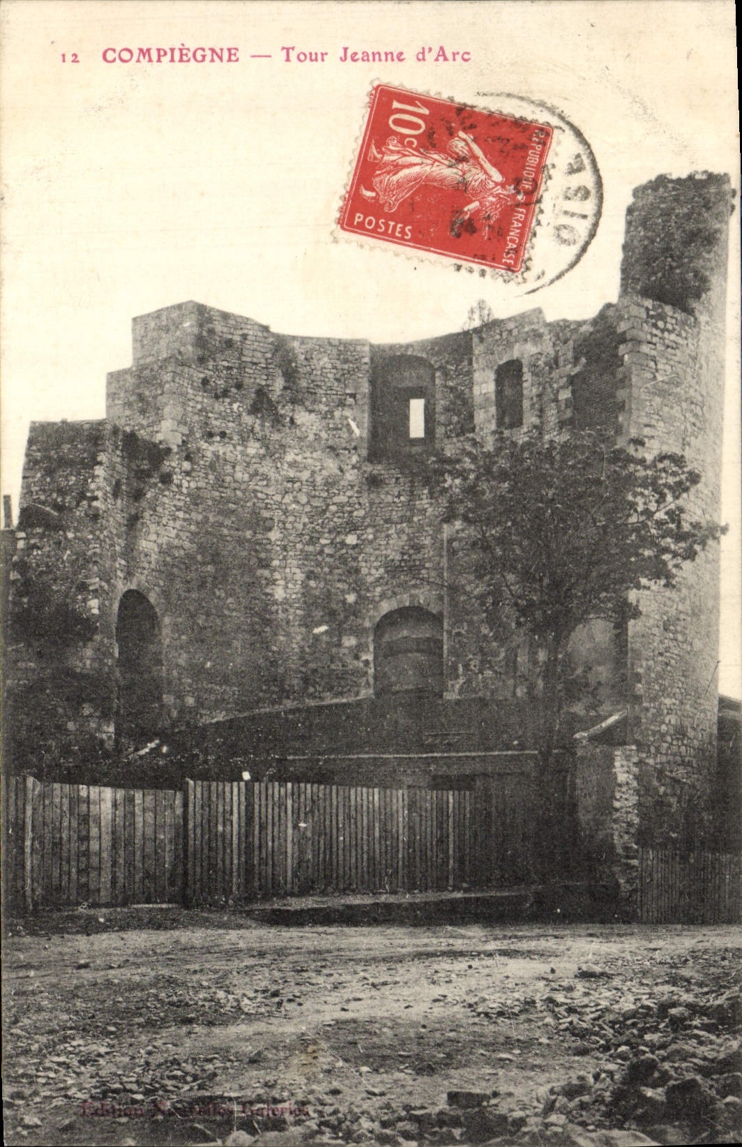 CPA Compiegne Tour Jeanne d'Arc 